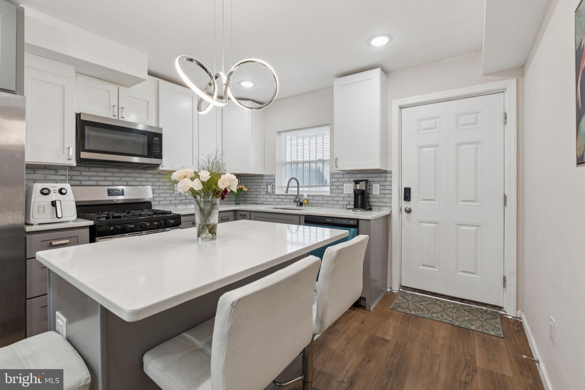 LOWER MOYAMENSING - Residential