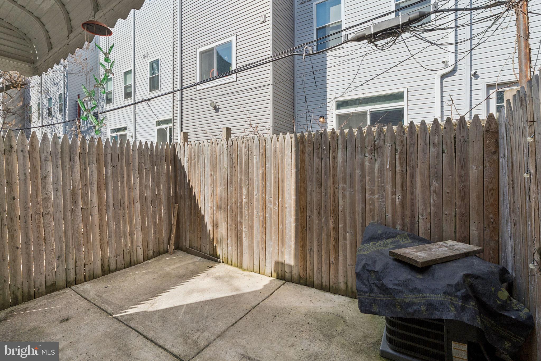 LOWER MOYAMENSING - Residential