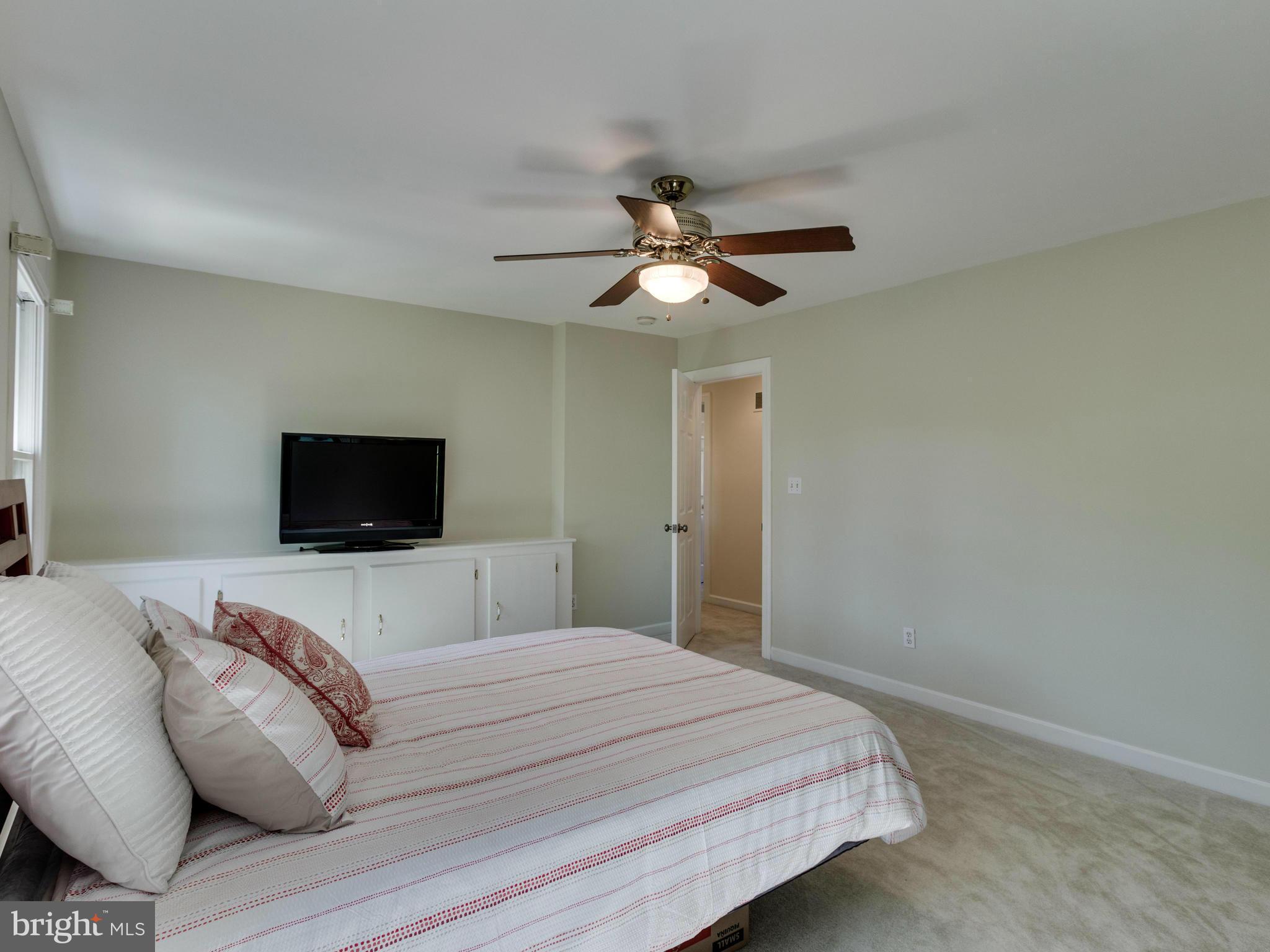 WAYNEWOOD - Residential