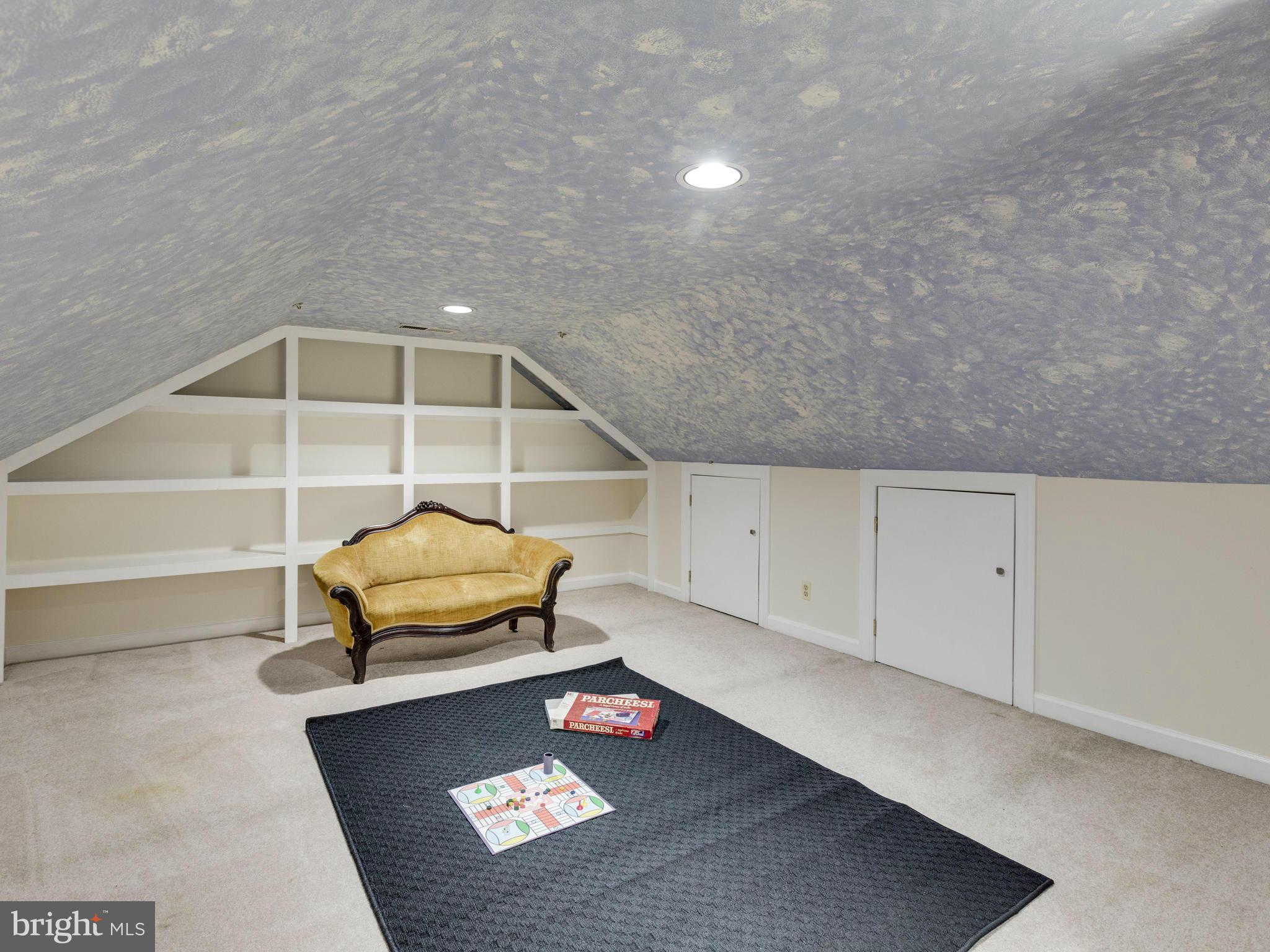 WAYNEWOOD - Residential