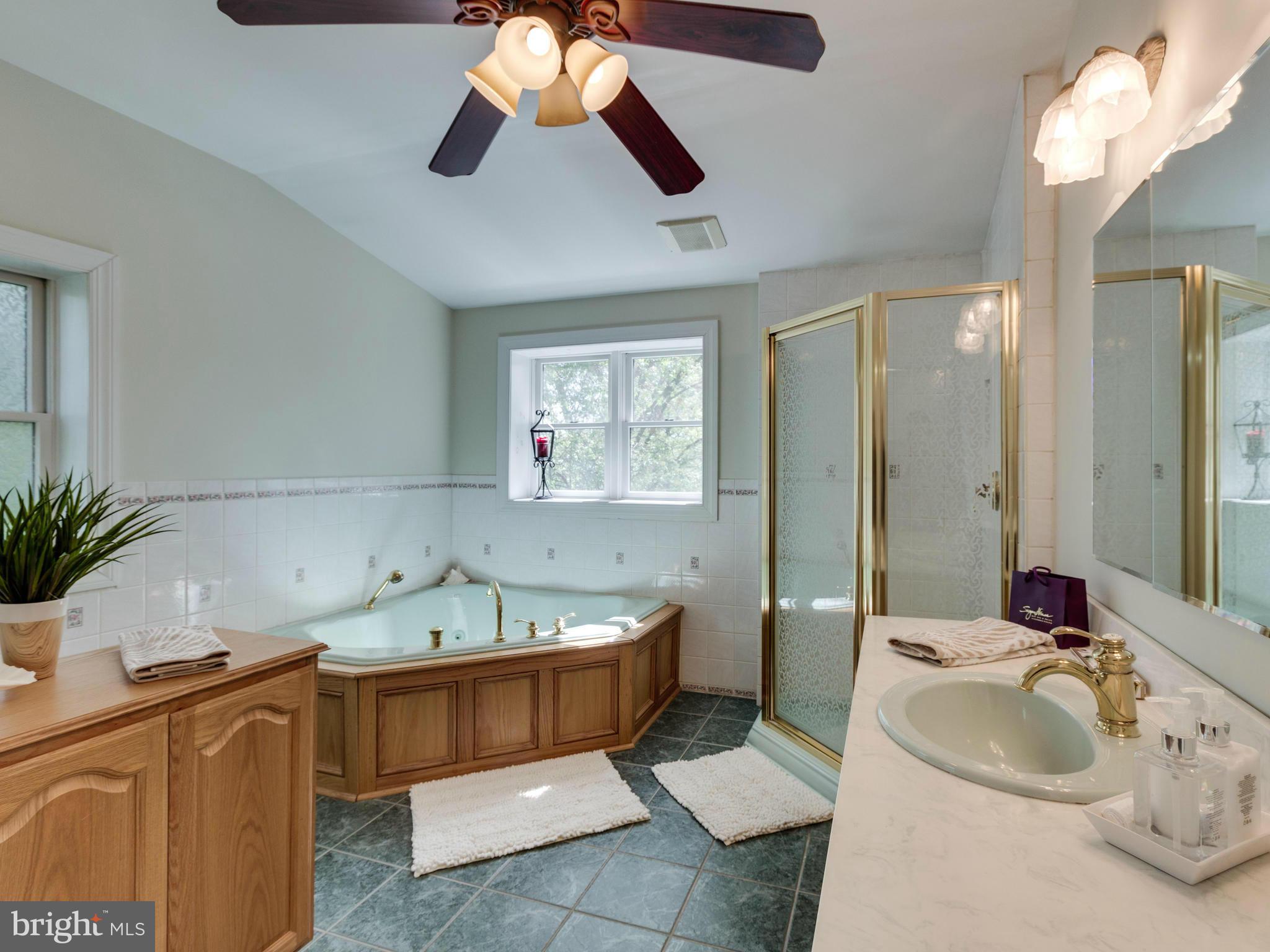 WAYNEWOOD - Residential