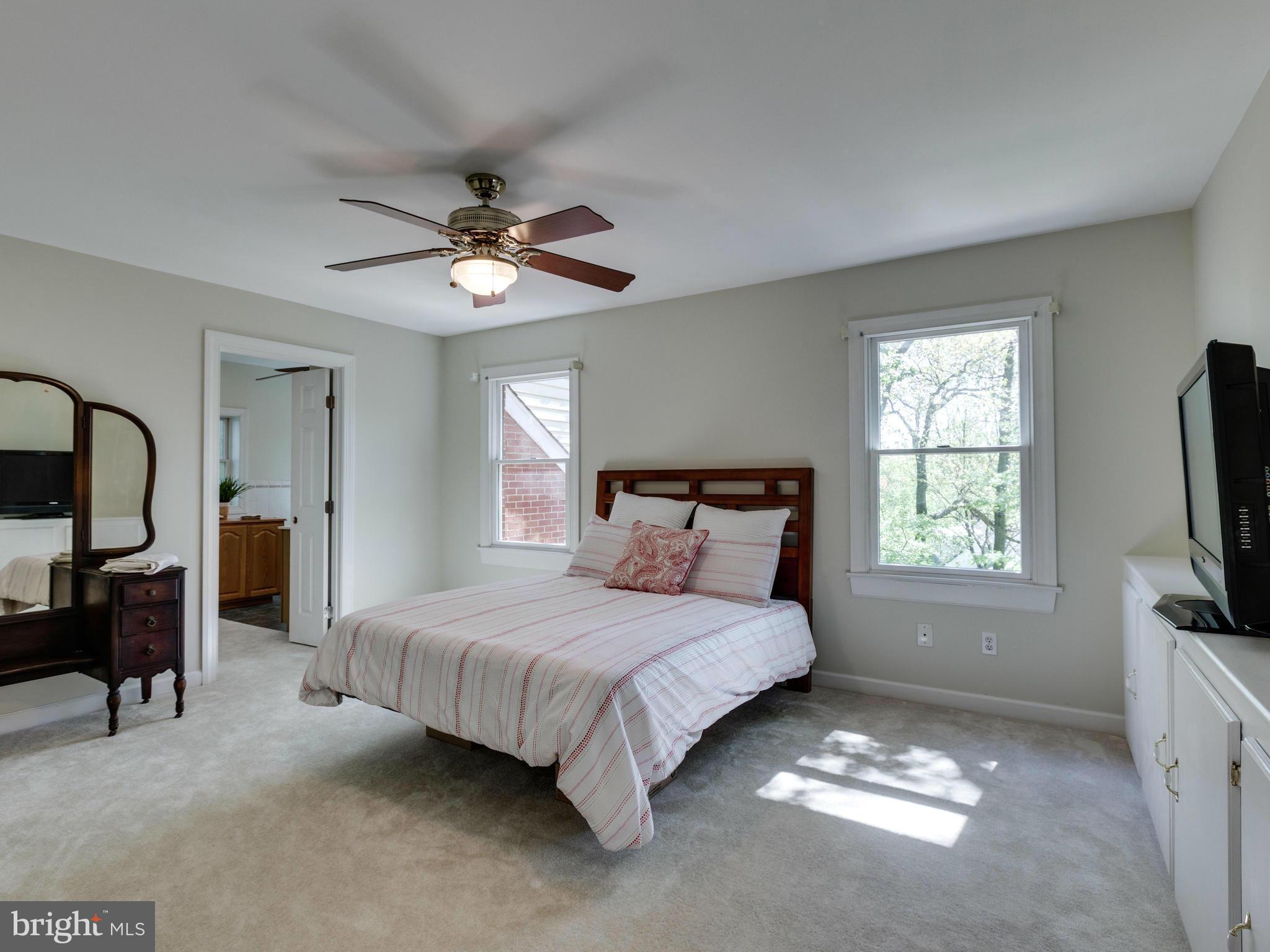 WAYNEWOOD - Residential