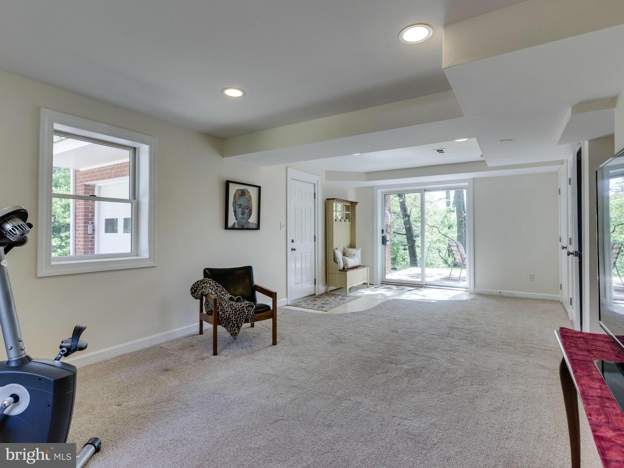 WAYNEWOOD - Residential