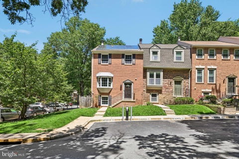Townhouse For Sale - 17 Appleseed Lane<br/> GAITHERSBURG, MD 20878