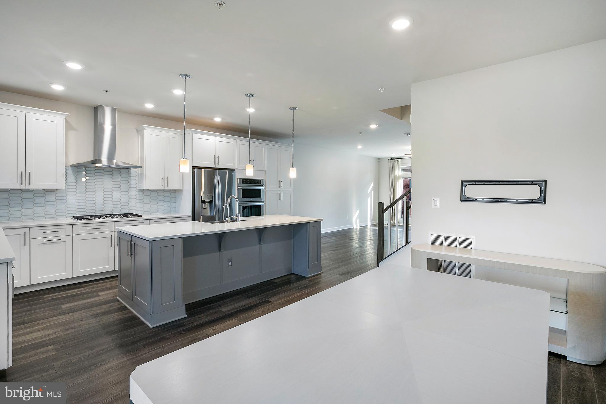 ARLINGTON HEIGHTS - Residential Lease