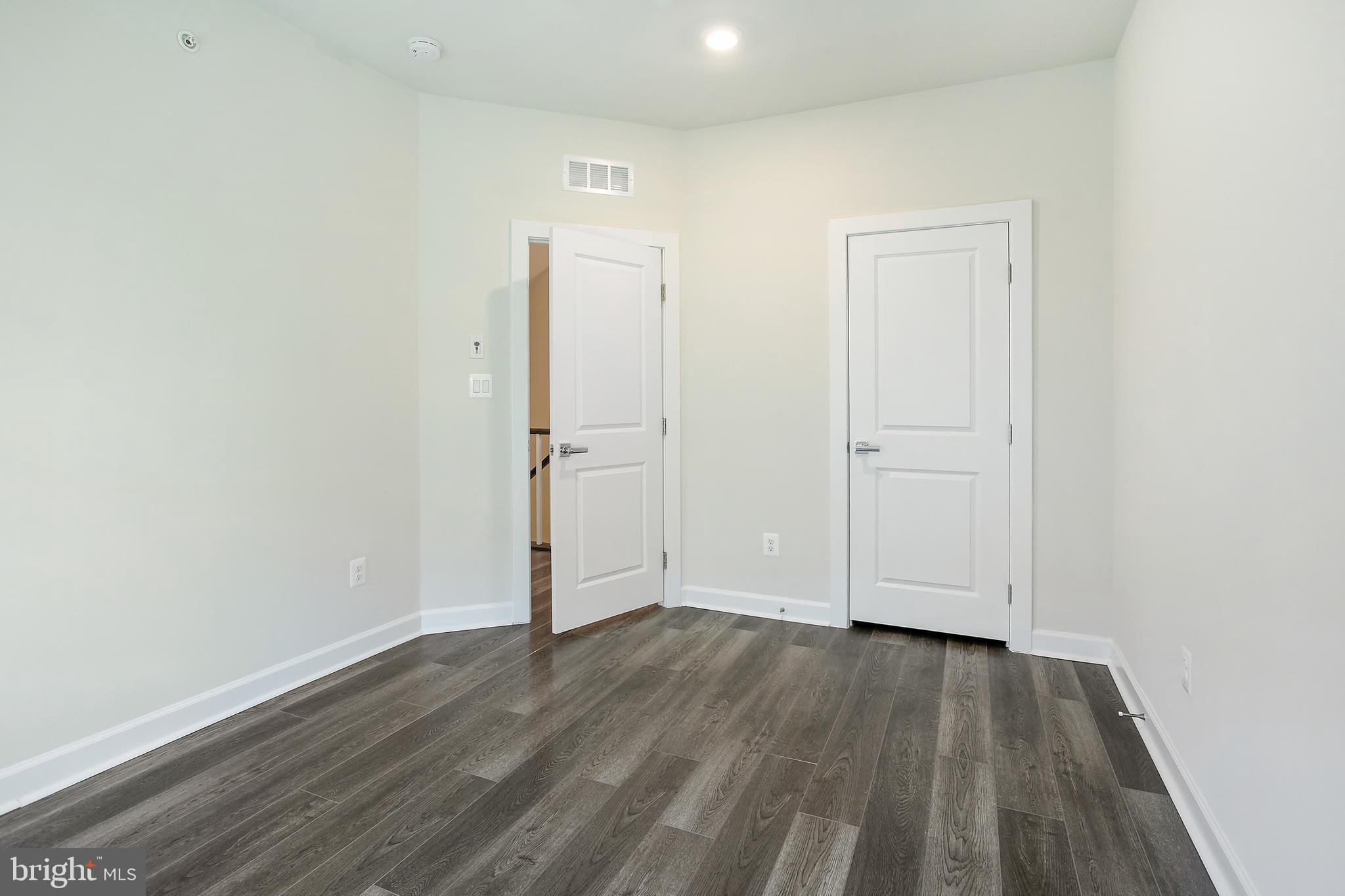 ARLINGTON HEIGHTS - Residential Lease