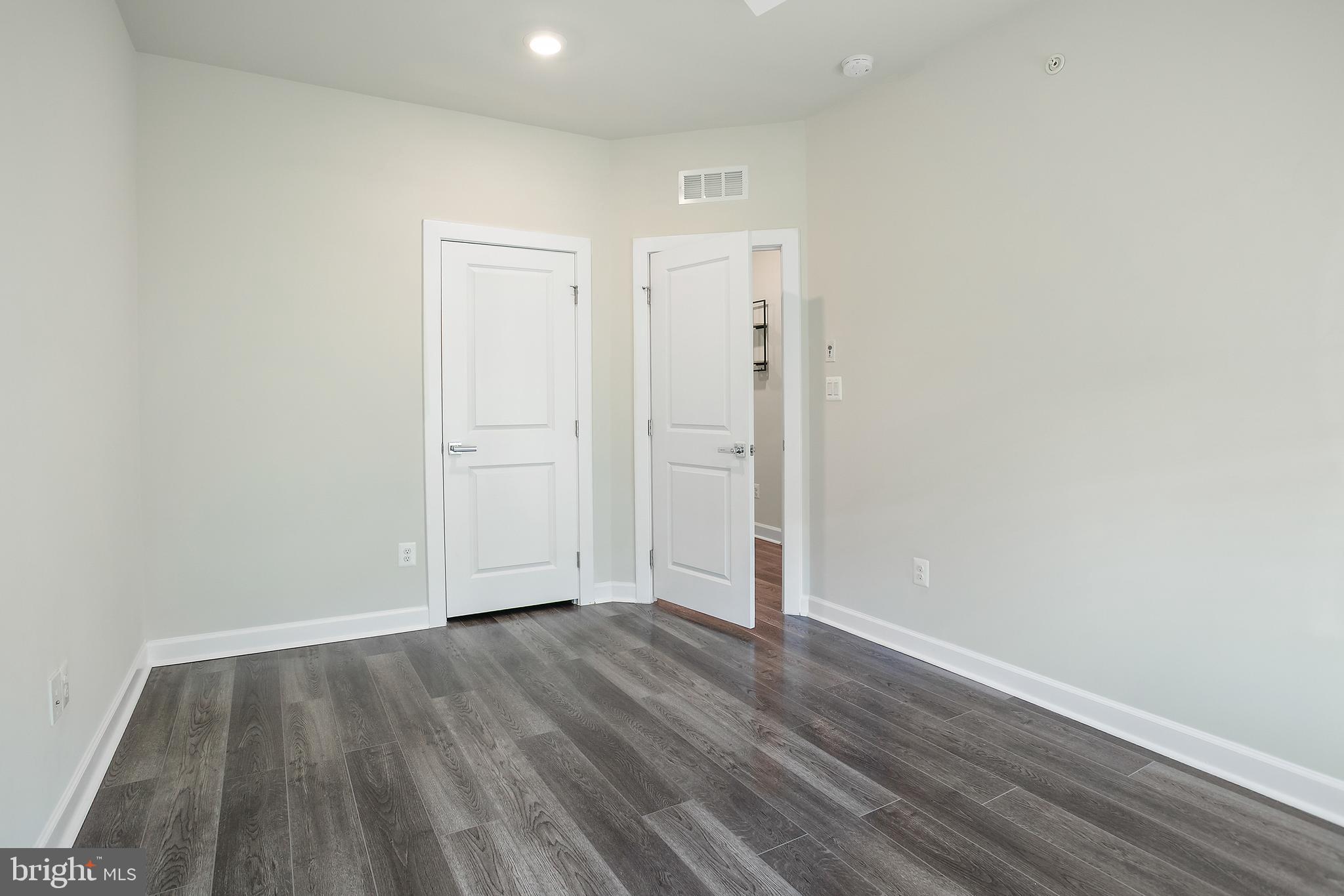 ARLINGTON HEIGHTS - Residential Lease