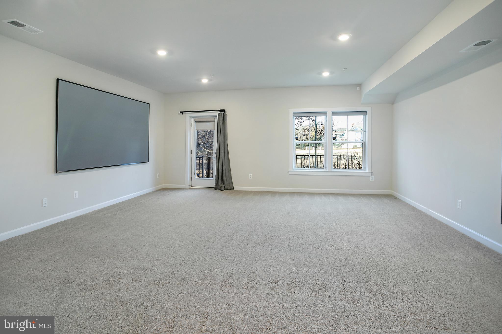 ARLINGTON HEIGHTS - Residential Lease