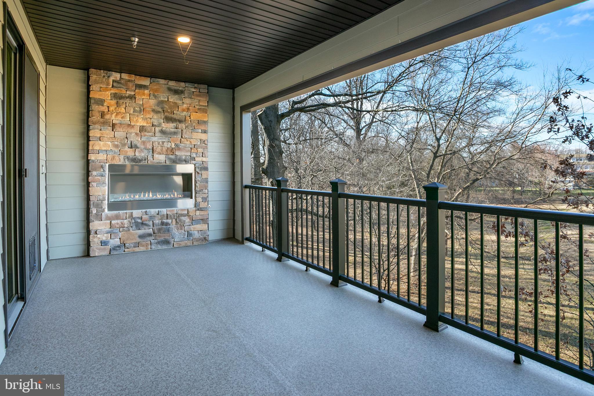 ARLINGTON HEIGHTS - Residential Lease