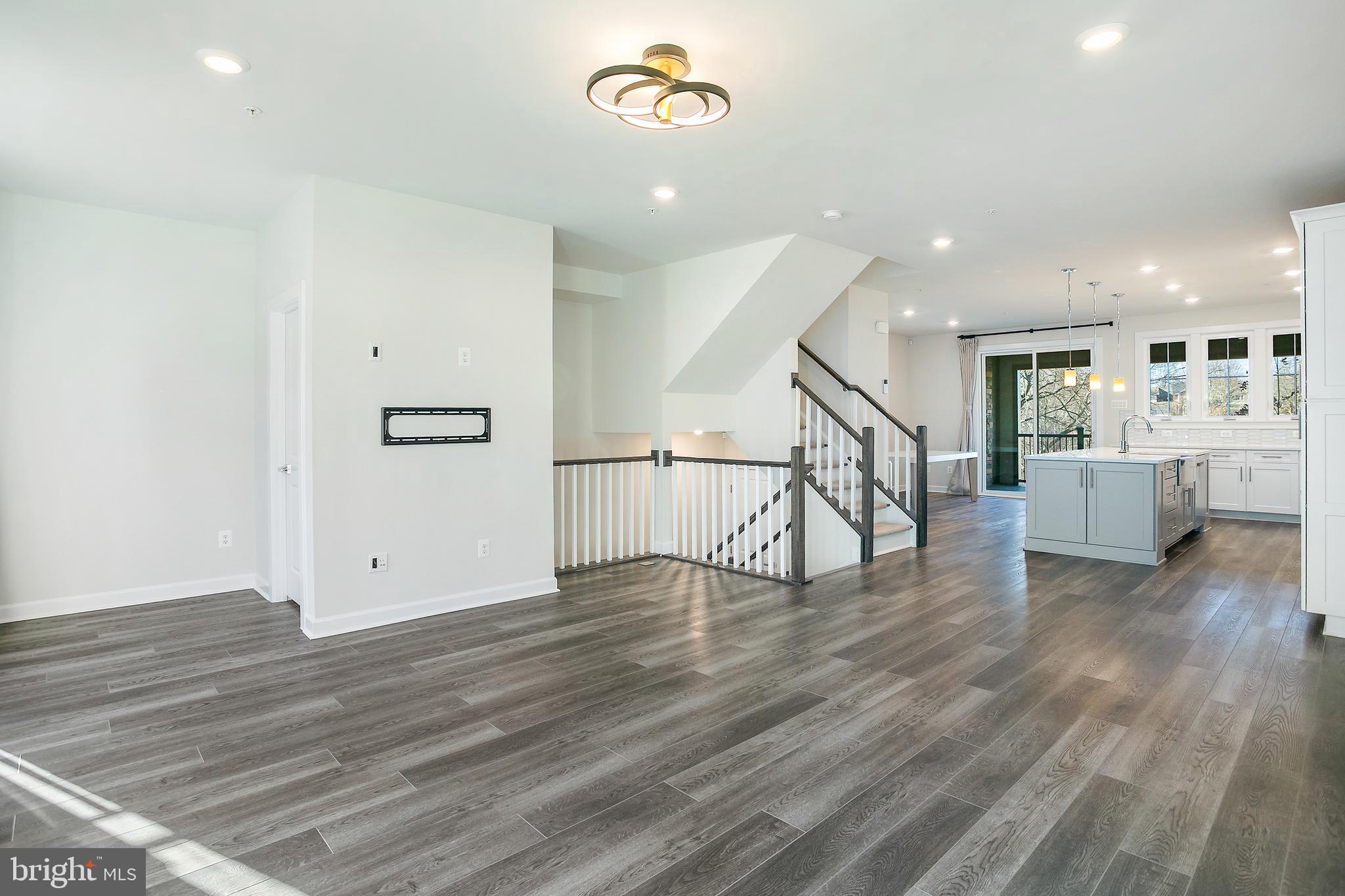 ARLINGTON HEIGHTS - Residential Lease