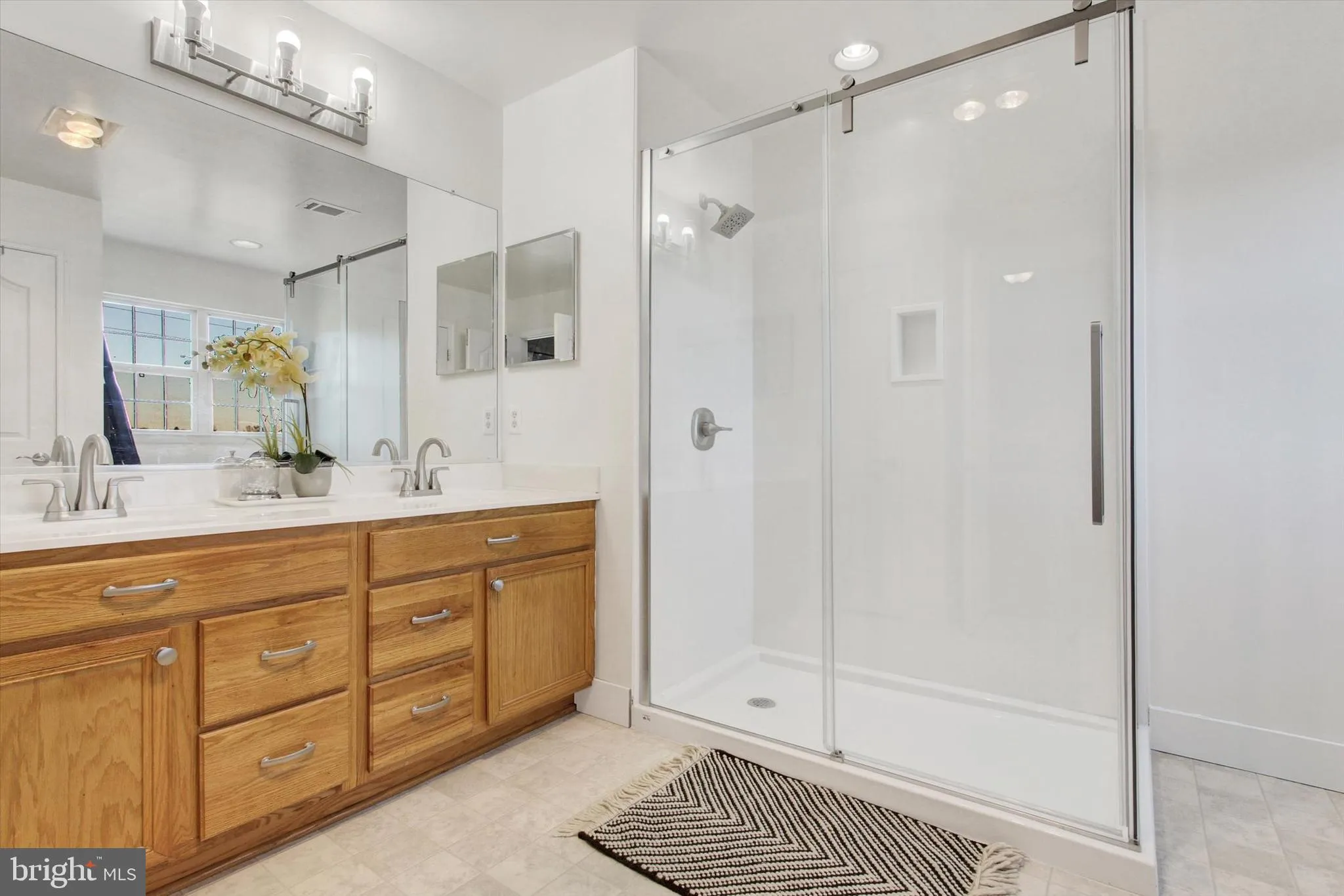 York, Pennsylvania 17408, United States, 4 Bedrooms Bedrooms, ,3 BathroomsBathrooms,Residential,Contingent,85910