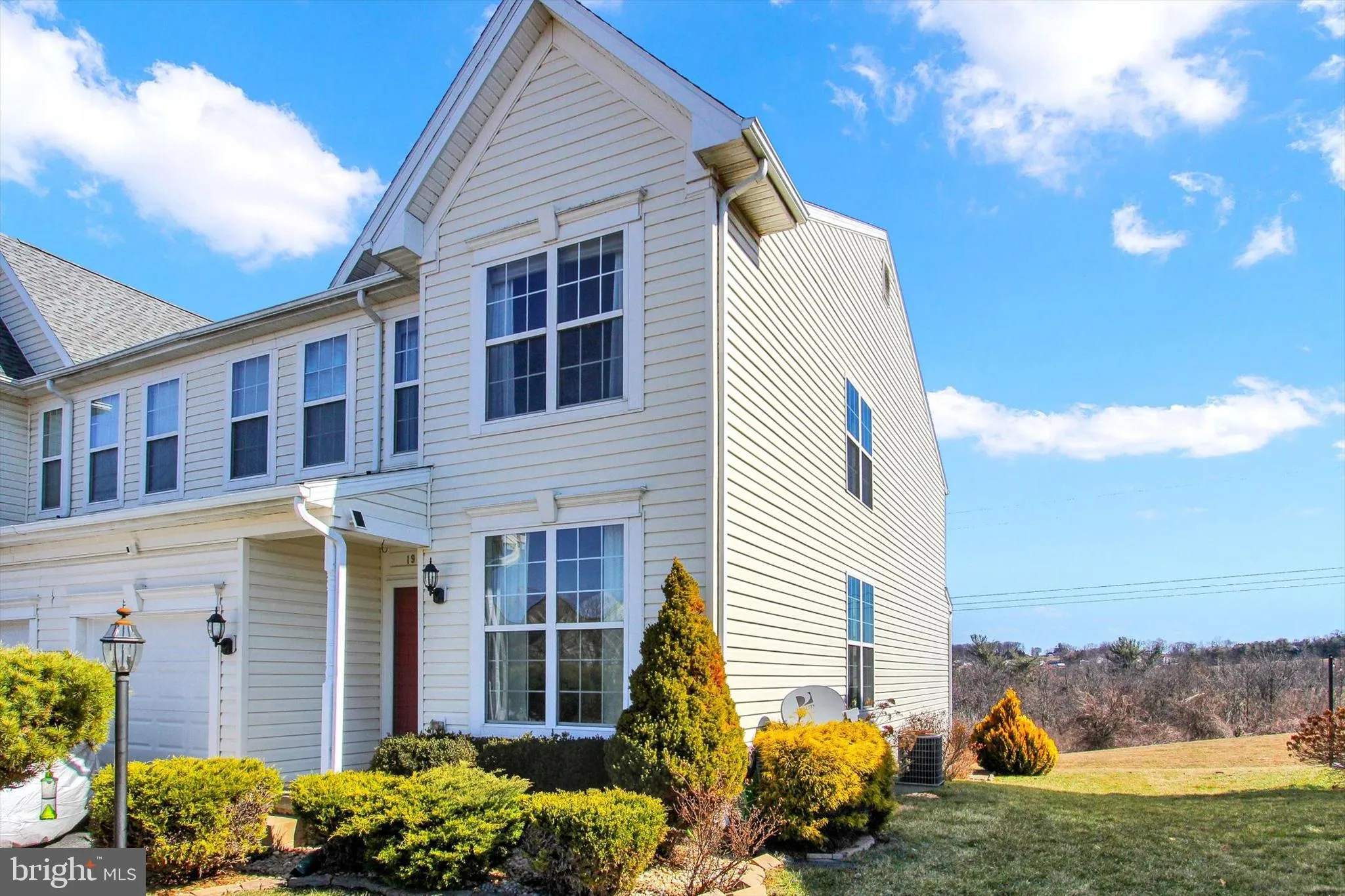 York, Pennsylvania 17408, United States, 4 Bedrooms Bedrooms, ,3 BathroomsBathrooms,Residential,Contingent,85910