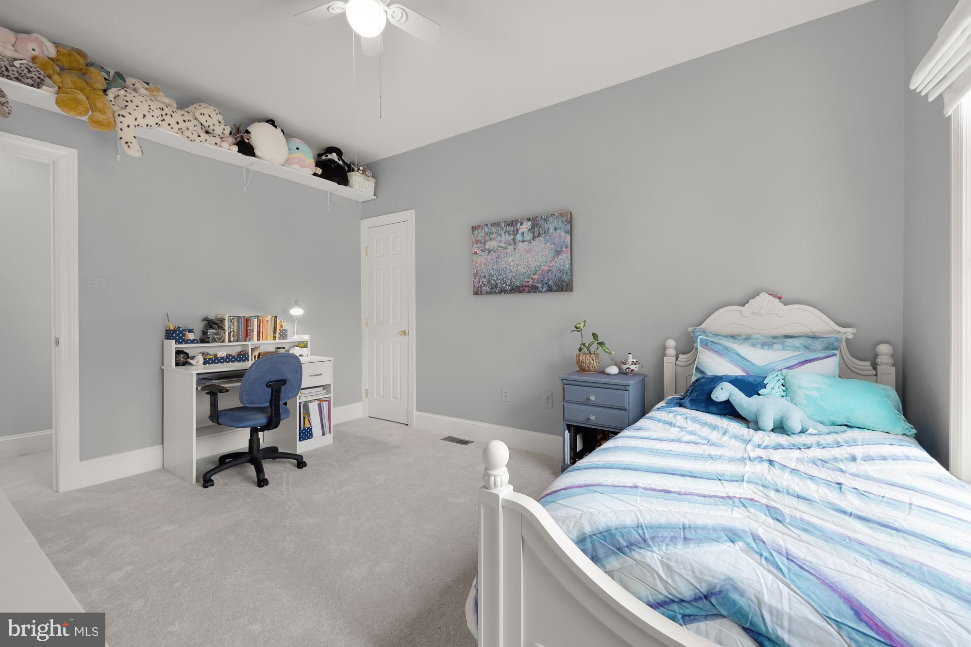 COUNTRY CLUB - Residential