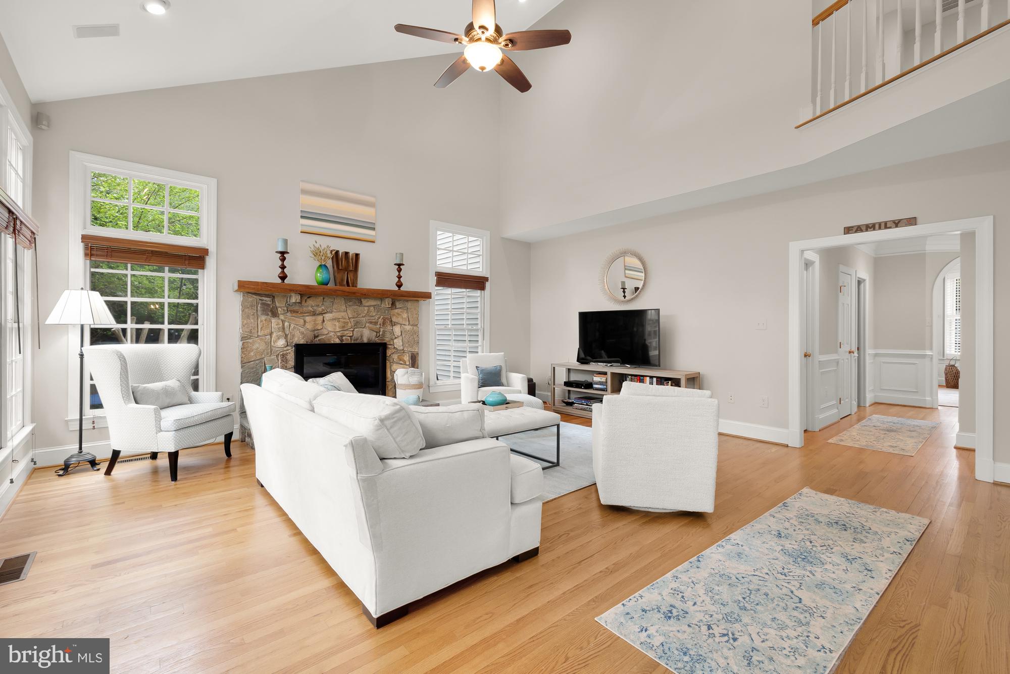 COUNTRY CLUB - Residential