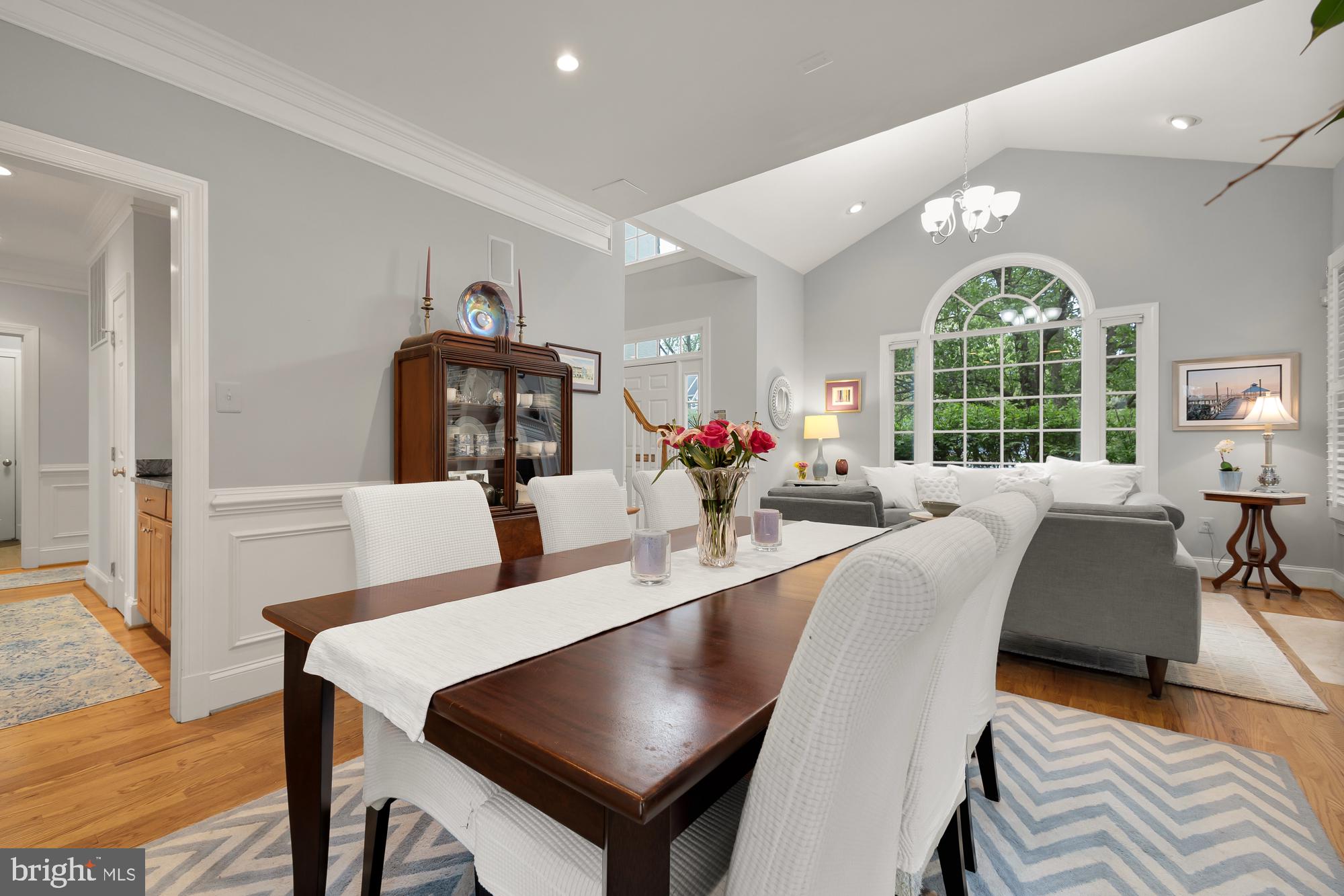 COUNTRY CLUB - Residential