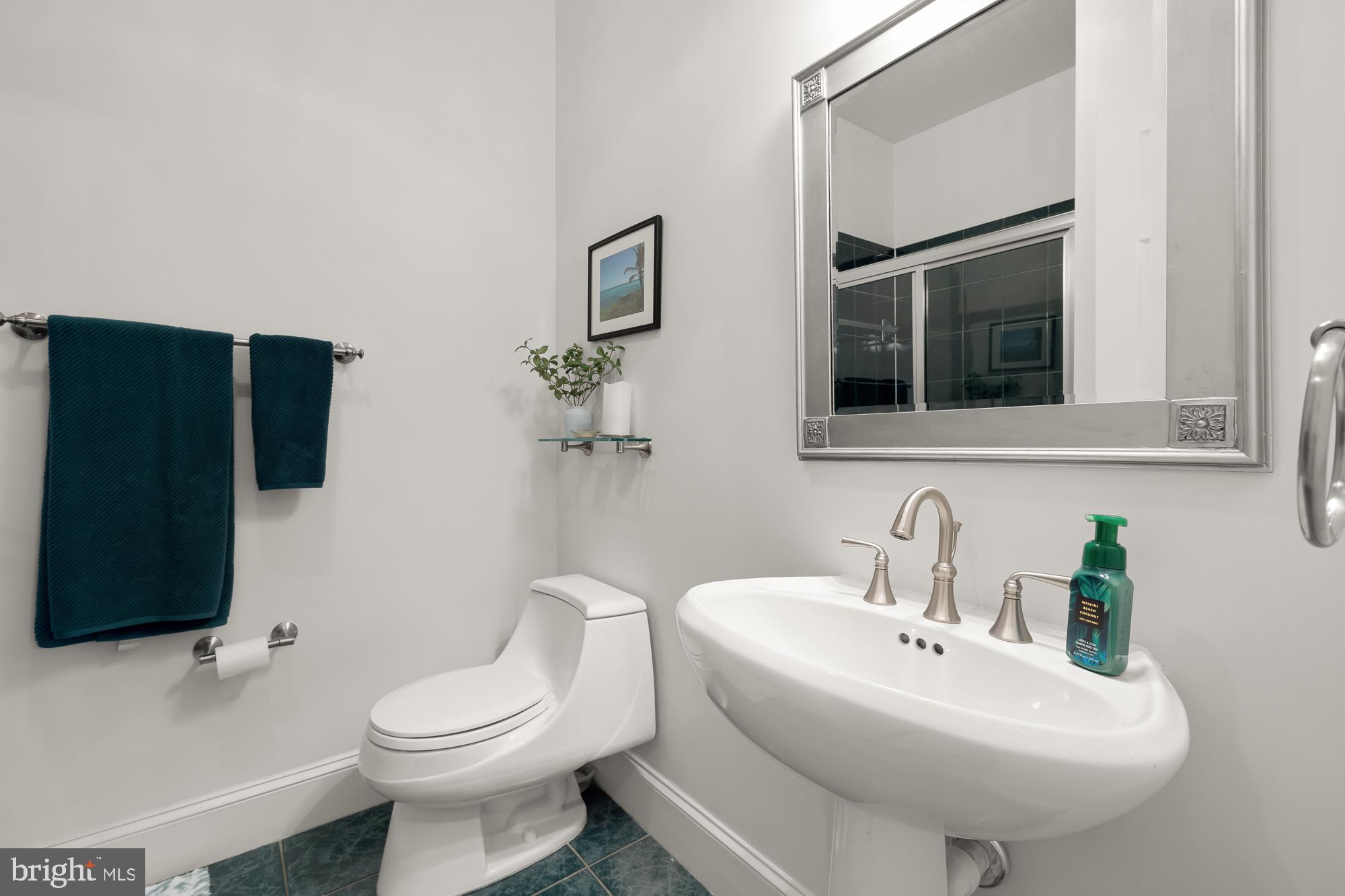 COUNTRY CLUB - Residential