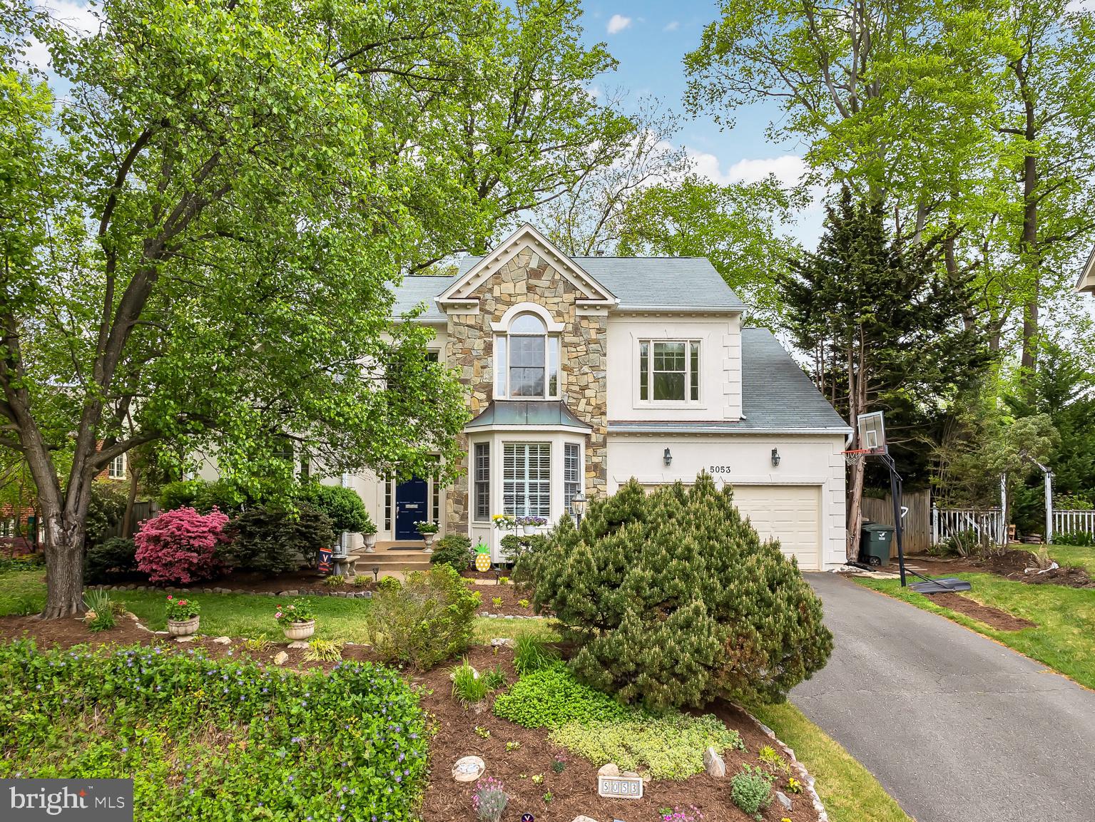 COUNTRY CLUB - Residential