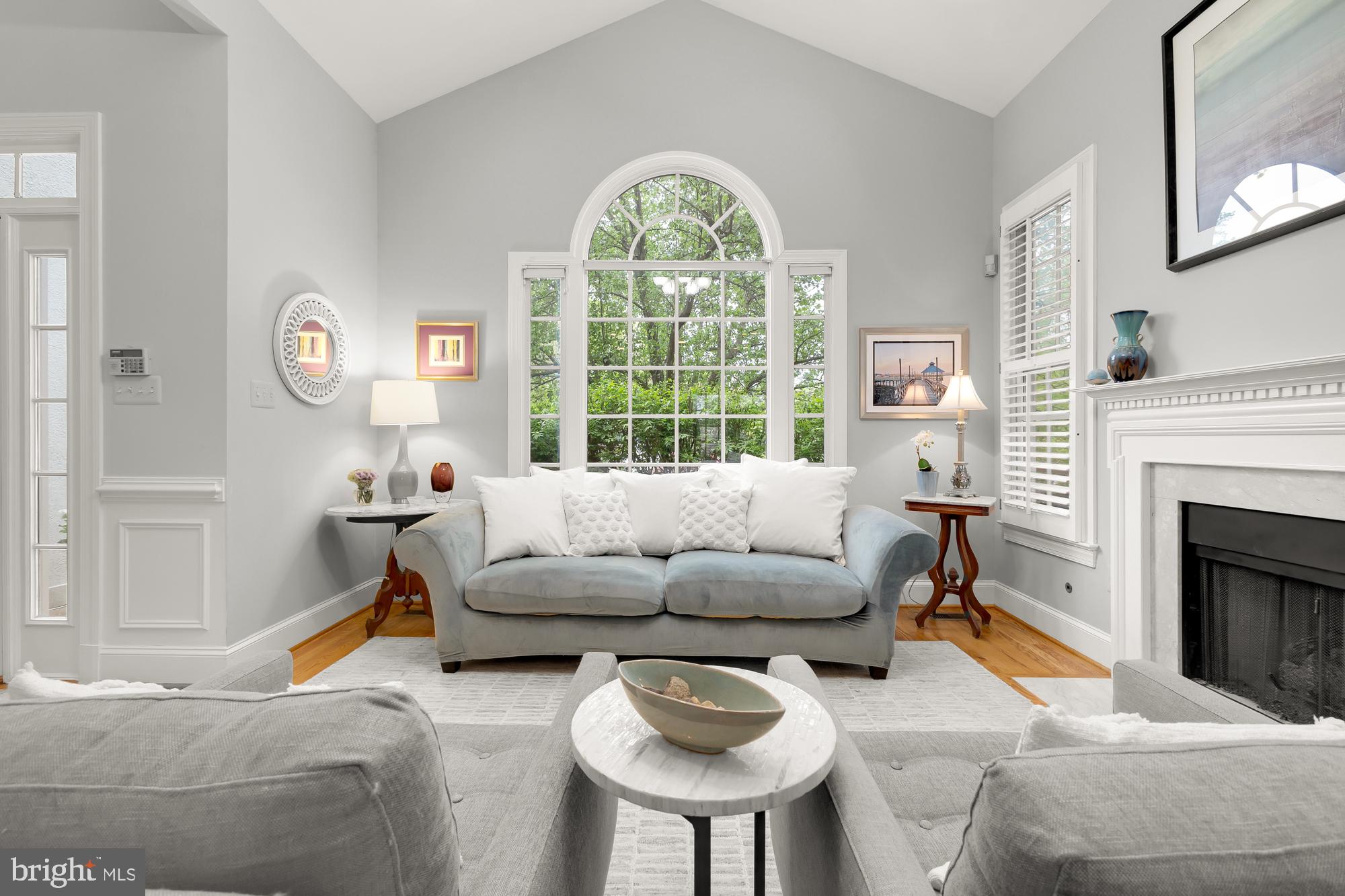 COUNTRY CLUB - Residential