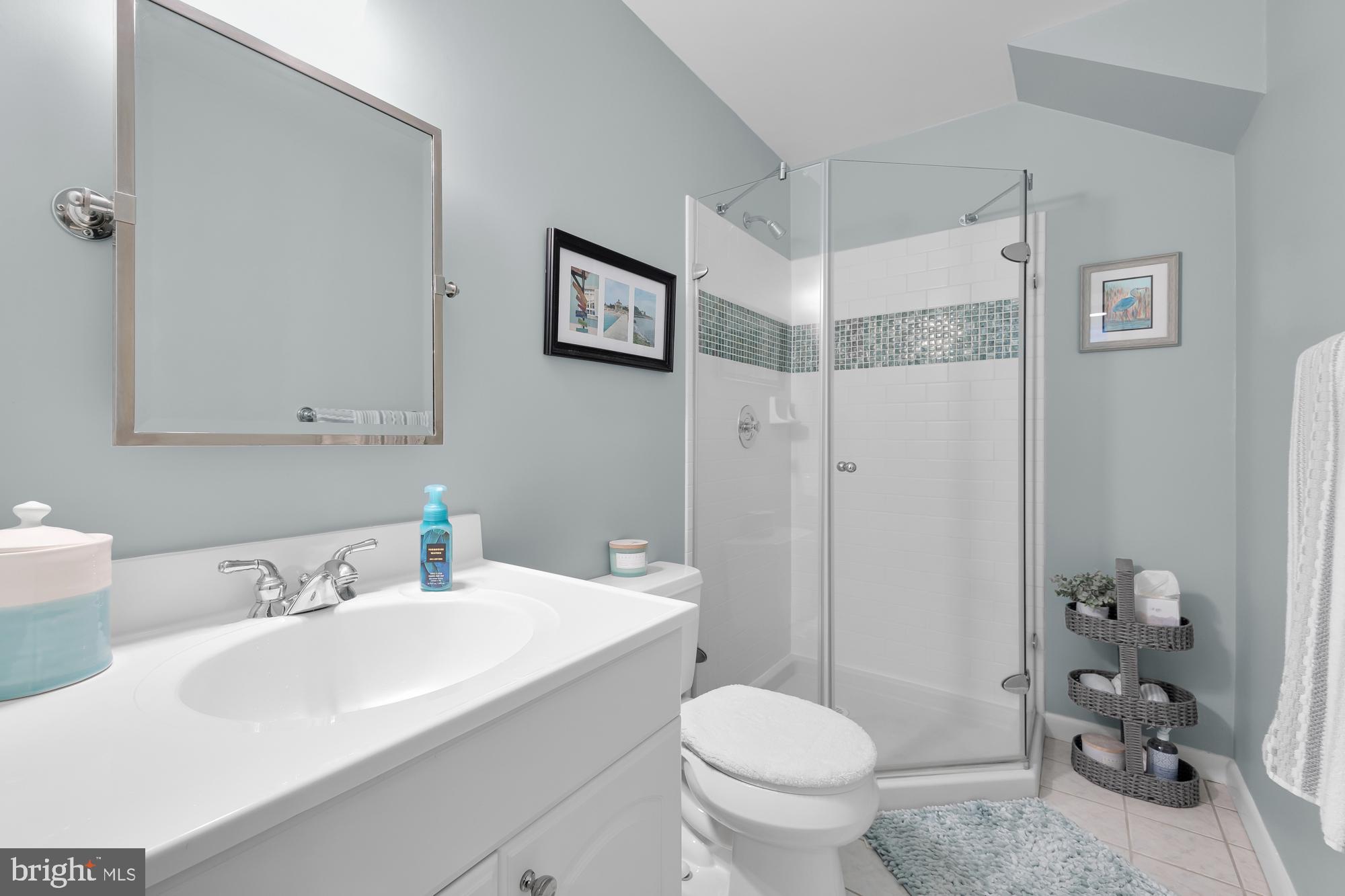 COUNTRY CLUB - Residential