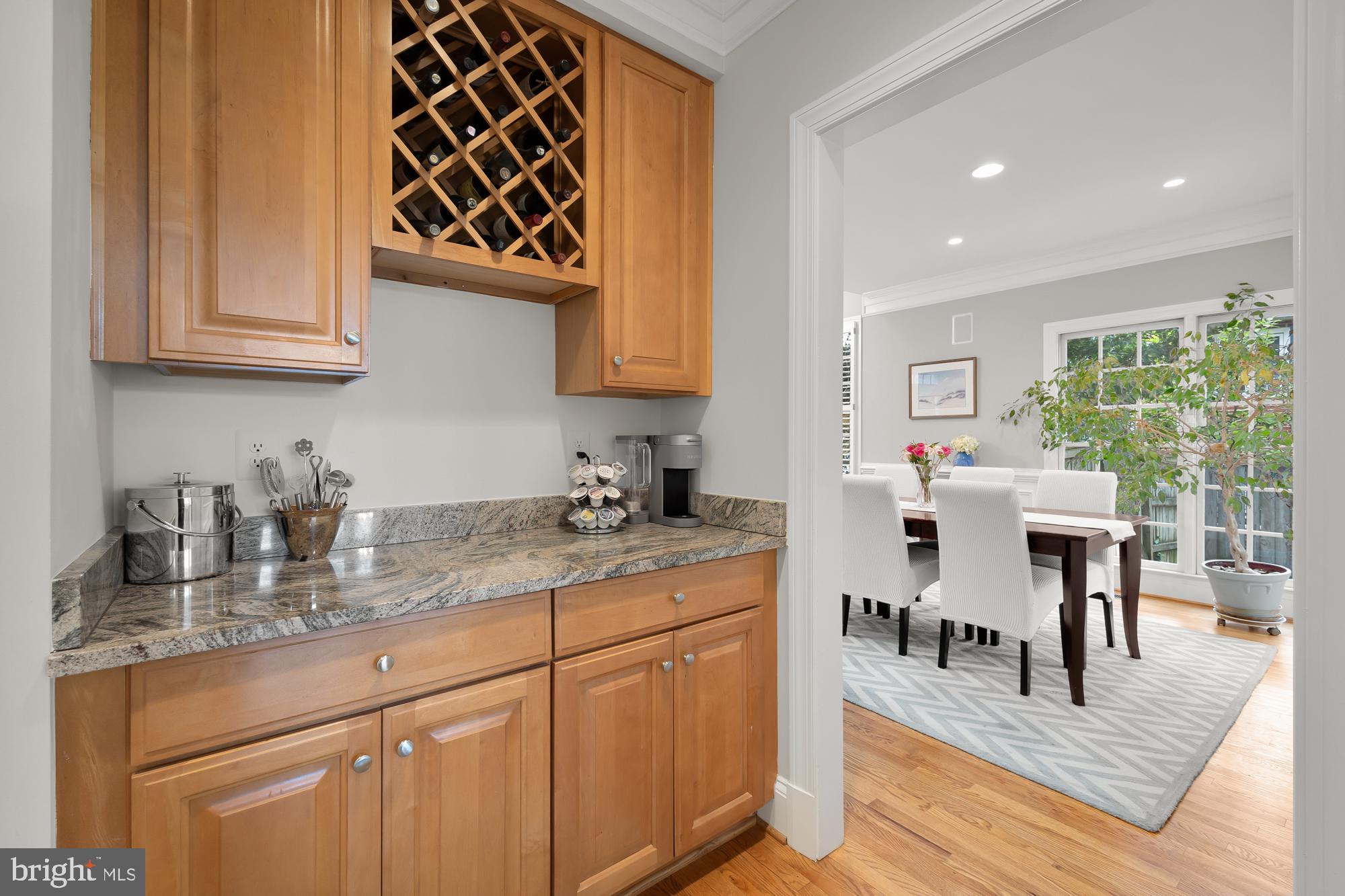 COUNTRY CLUB - Residential