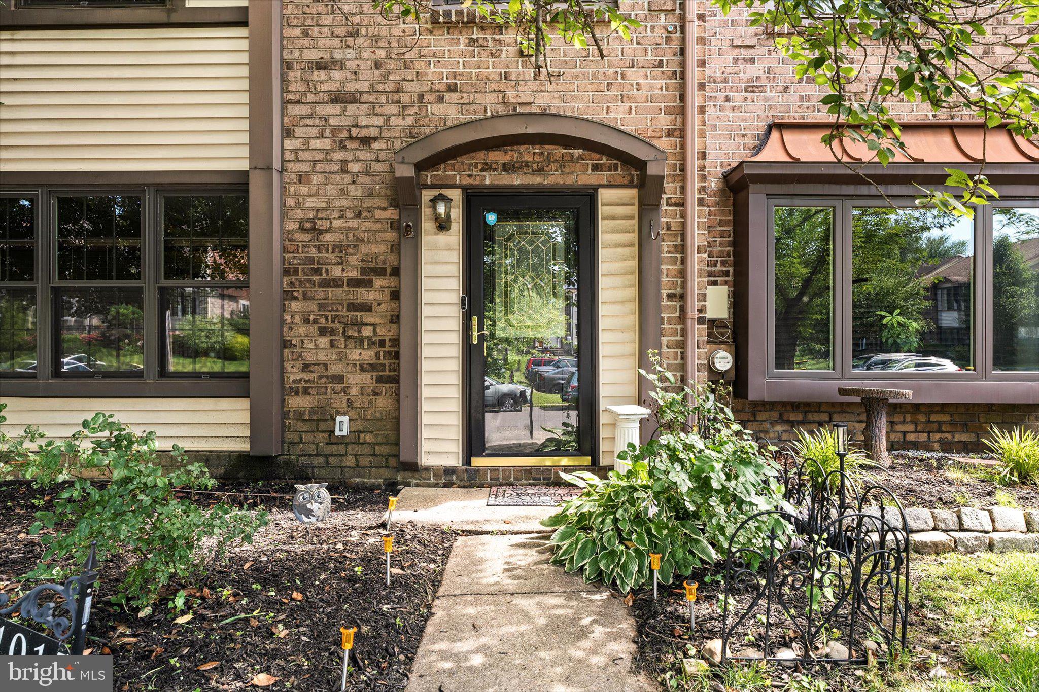 1015 OLDHAM COURT