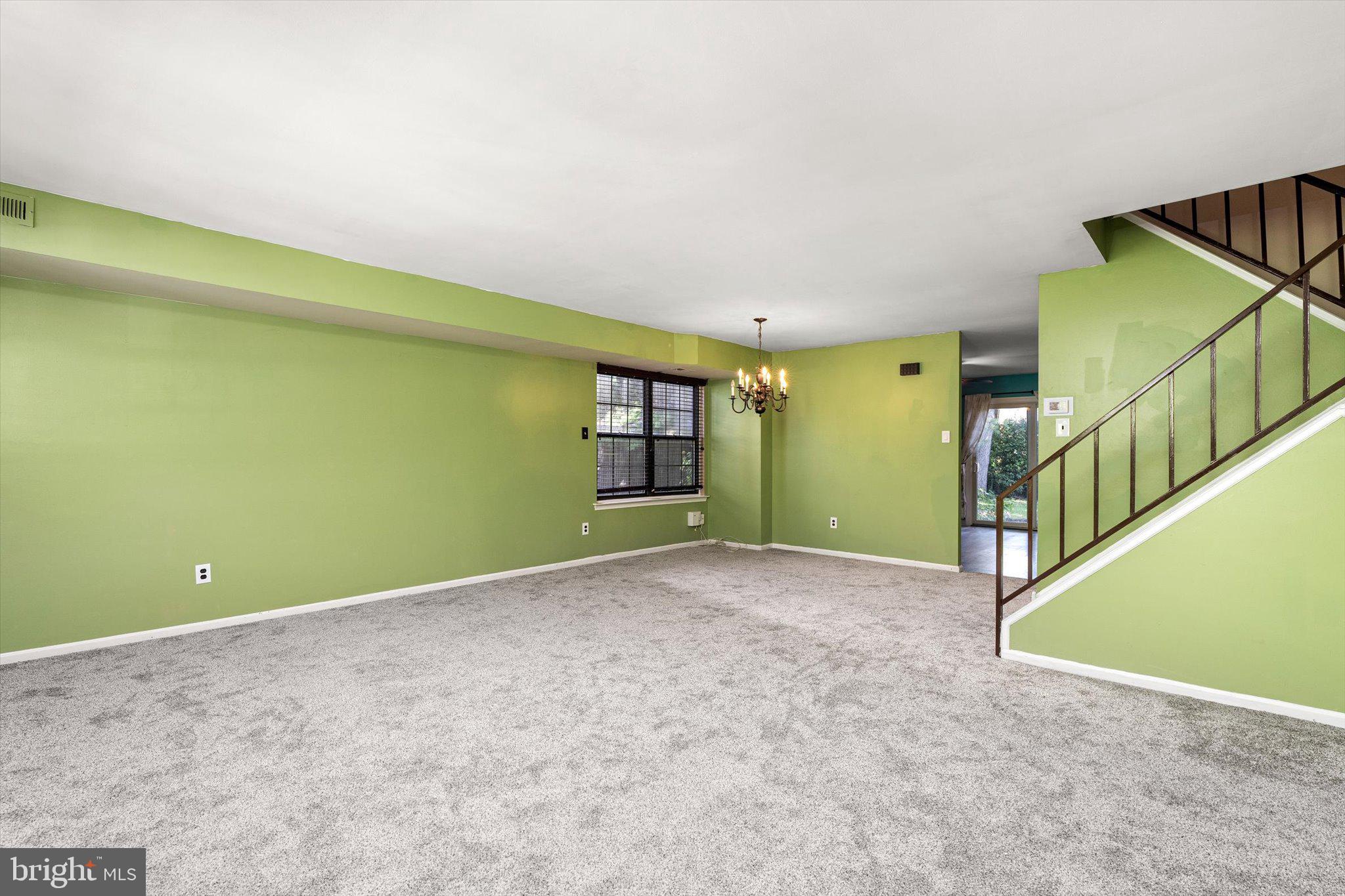 1015 OLDHAM COURT