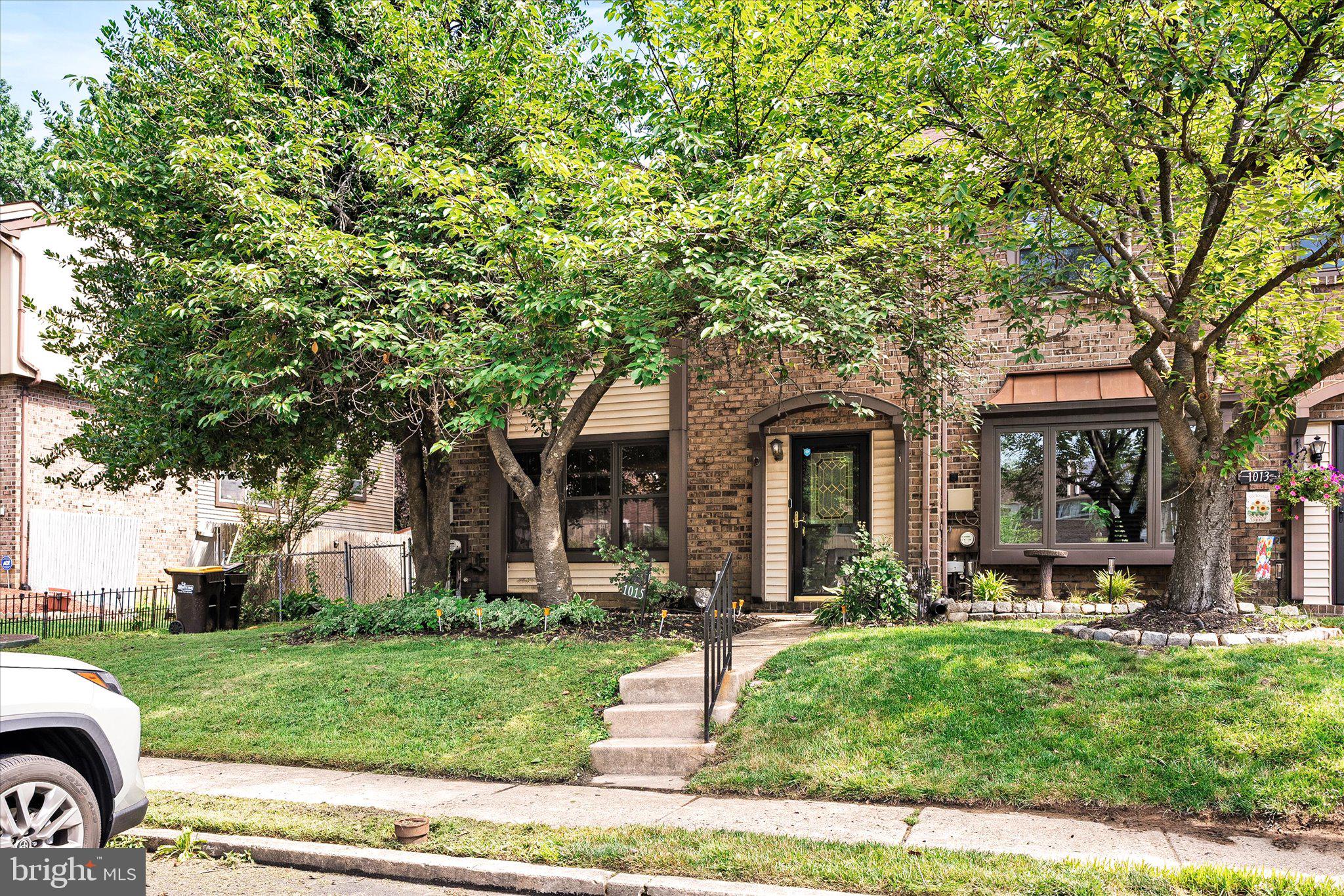 1015 OLDHAM COURT