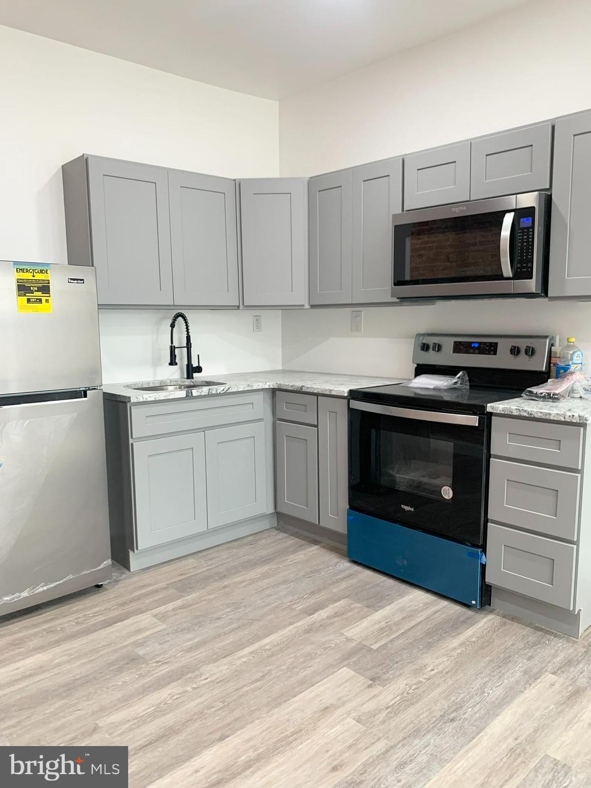 STRAWBERRY MANSION - Commercial Sale