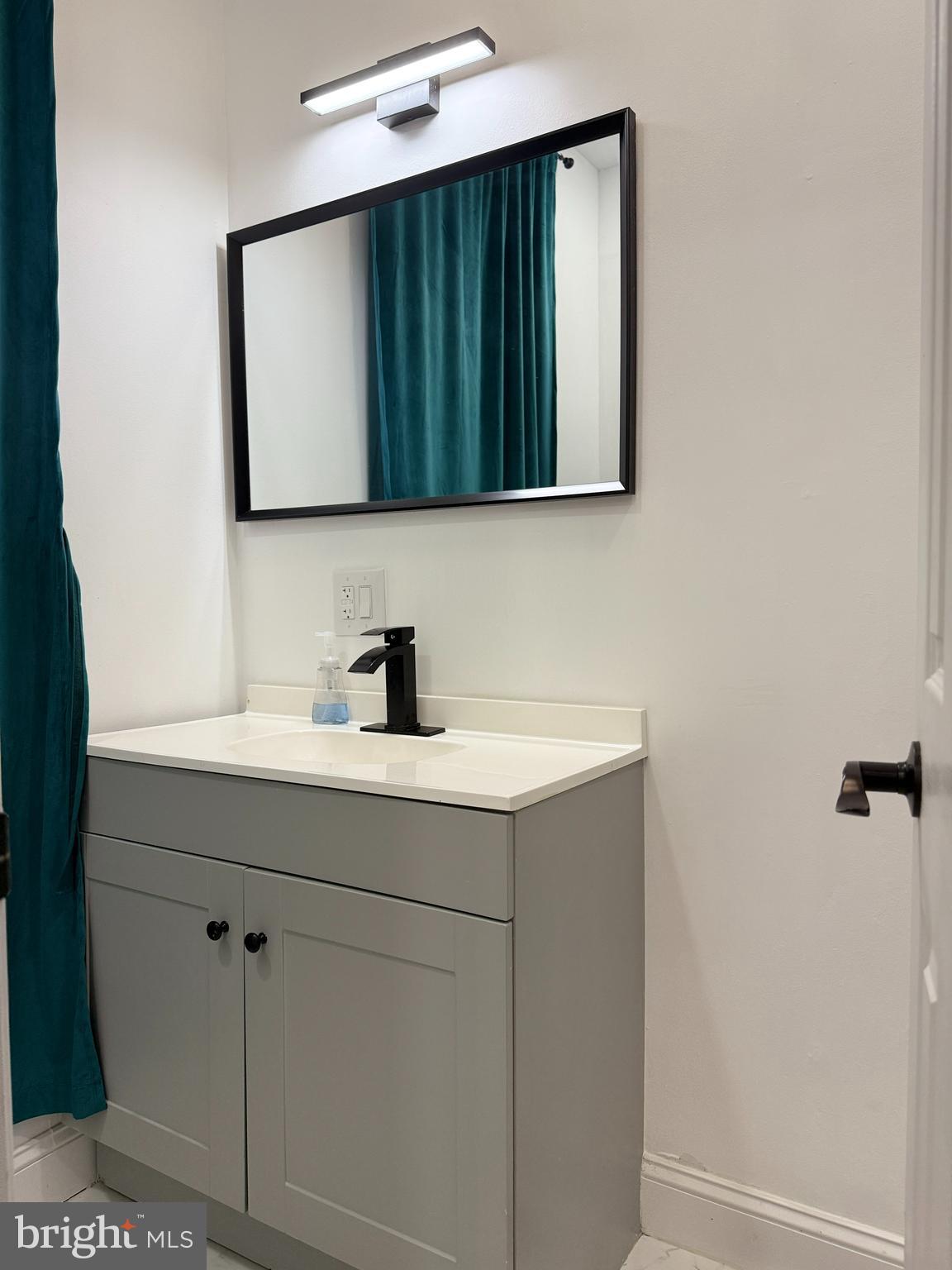 STRAWBERRY MANSION - Commercial Sale