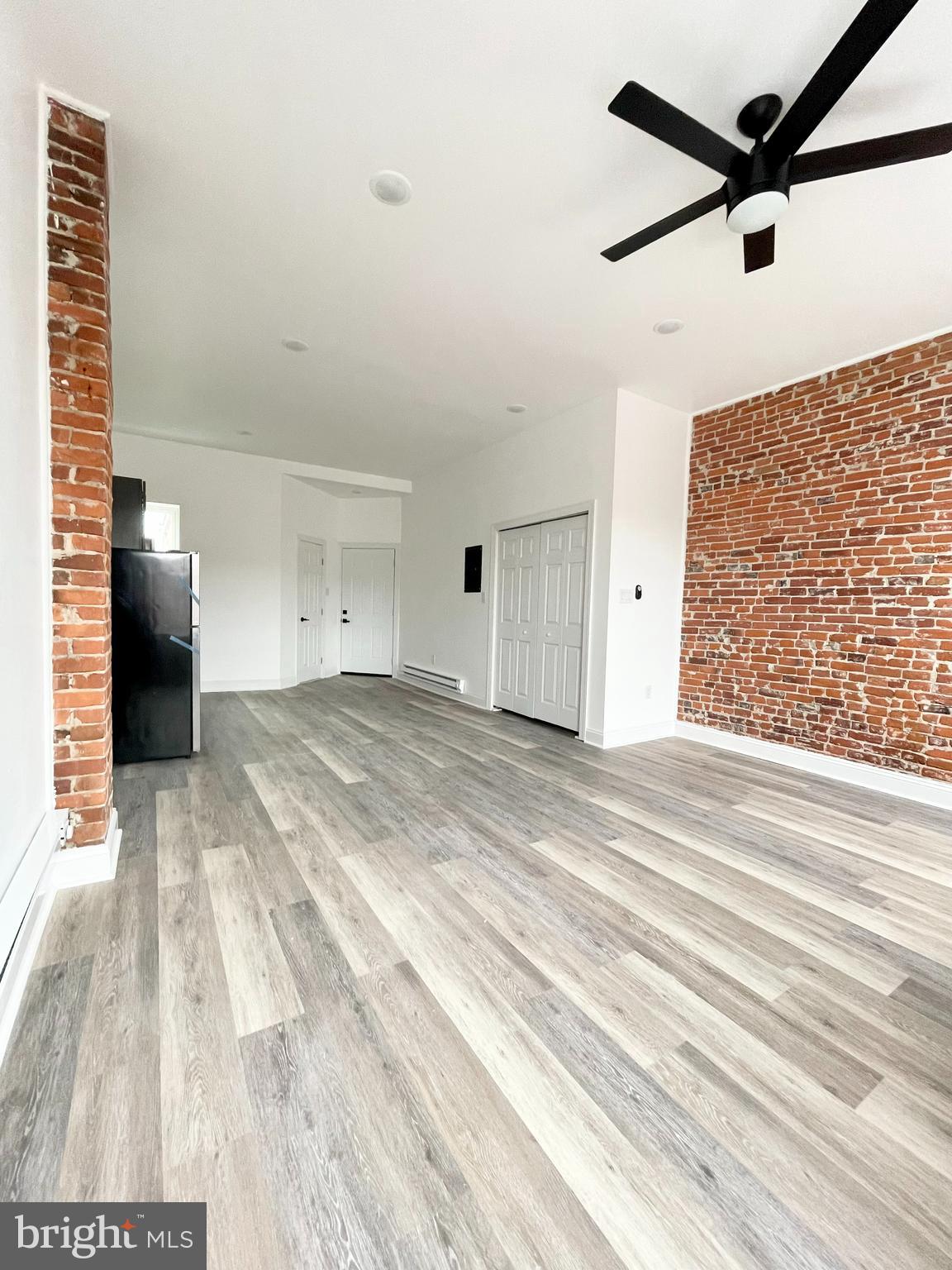 STRAWBERRY MANSION - Commercial Sale