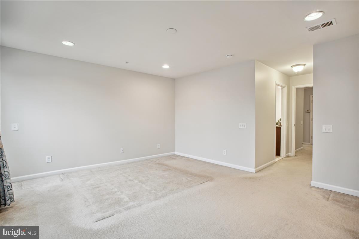 LOFTS AT METROWEST - Residential Lease