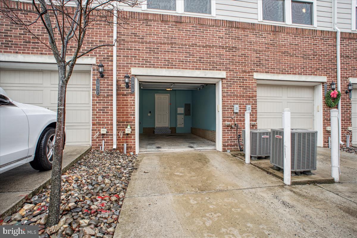 LOFTS AT METROWEST - Residential Lease