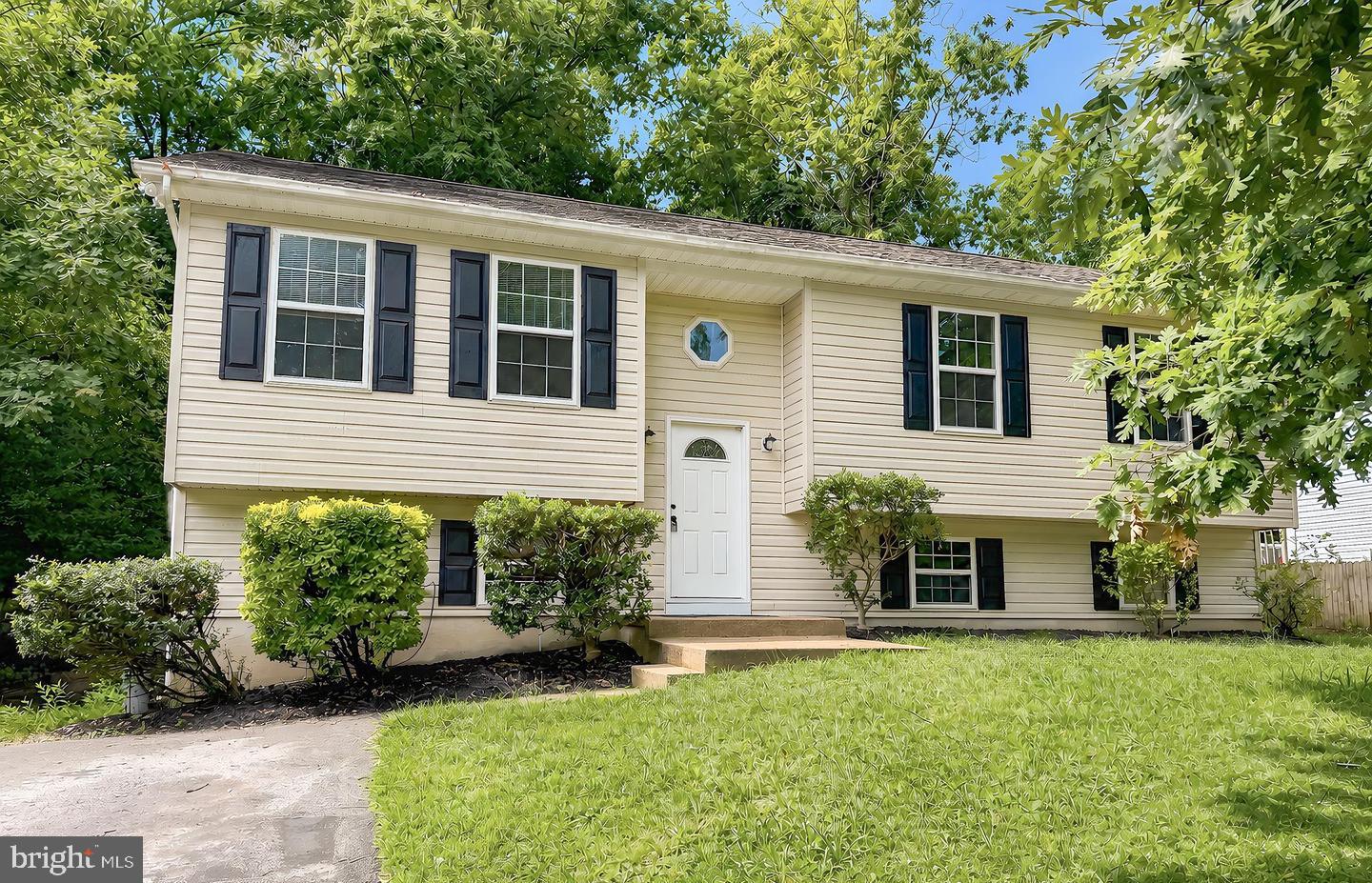 673 RUNNING FOX ROAD