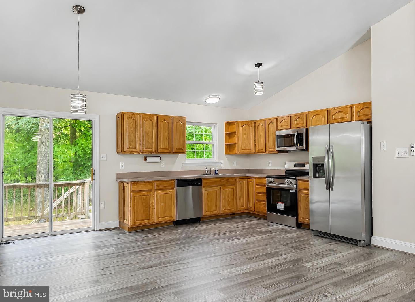 673 RUNNING FOX ROAD