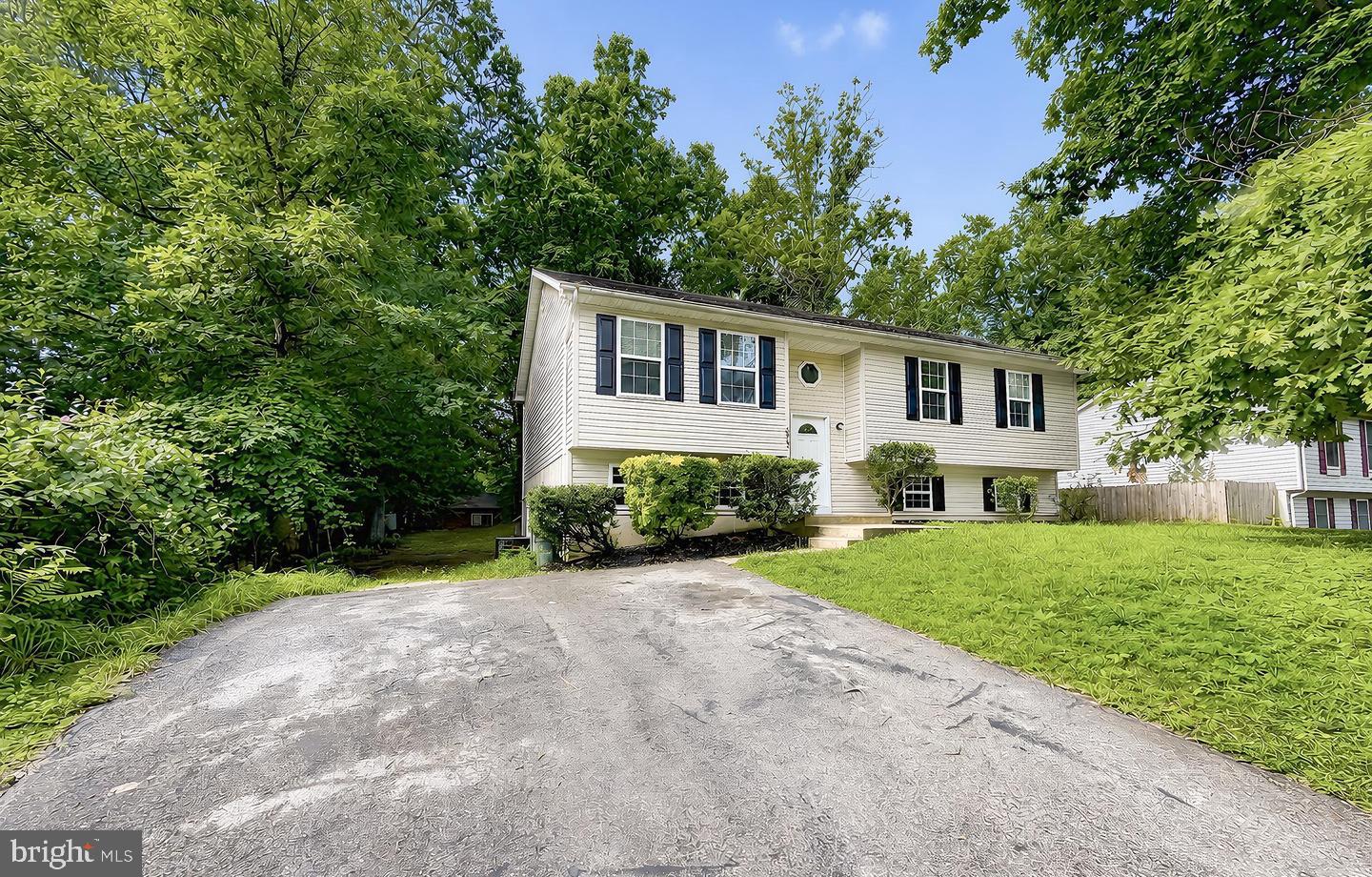 673 RUNNING FOX ROAD