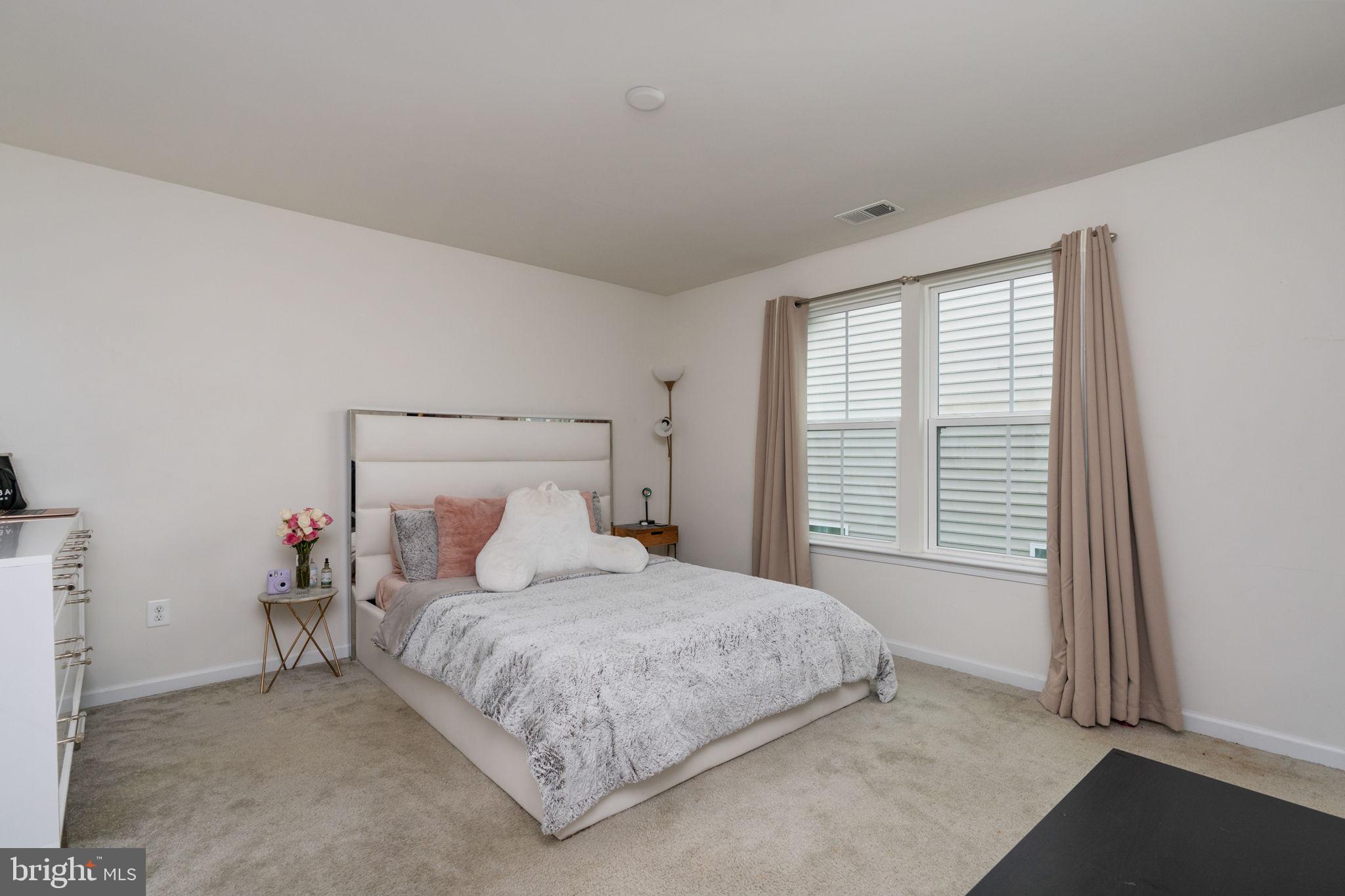 MAY'S QUARTER - Residential