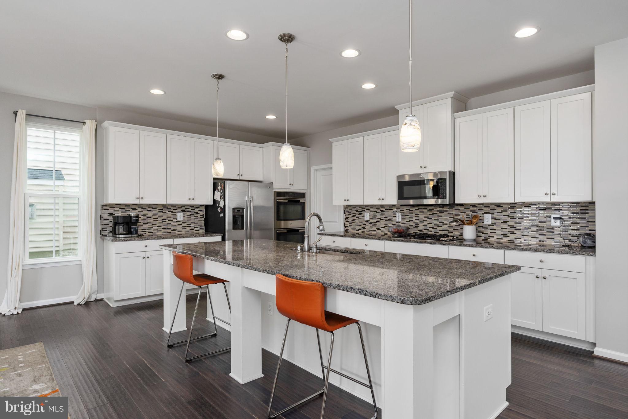 MAY'S QUARTER - Residential