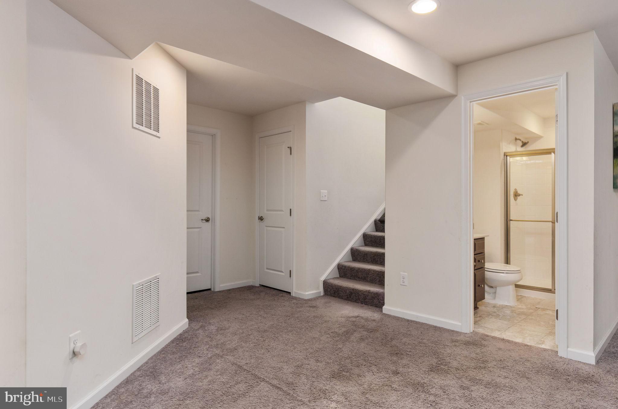 MAY'S QUARTER - Residential