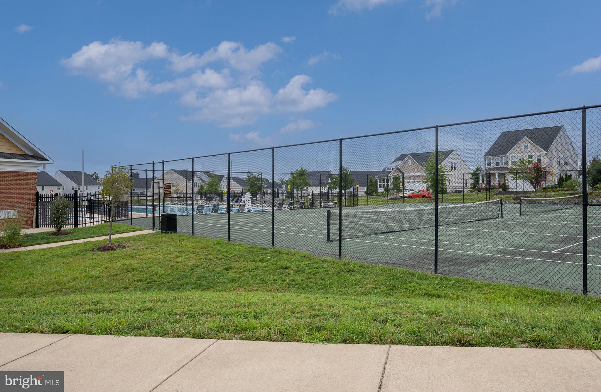 MAY'S QUARTER - Residential