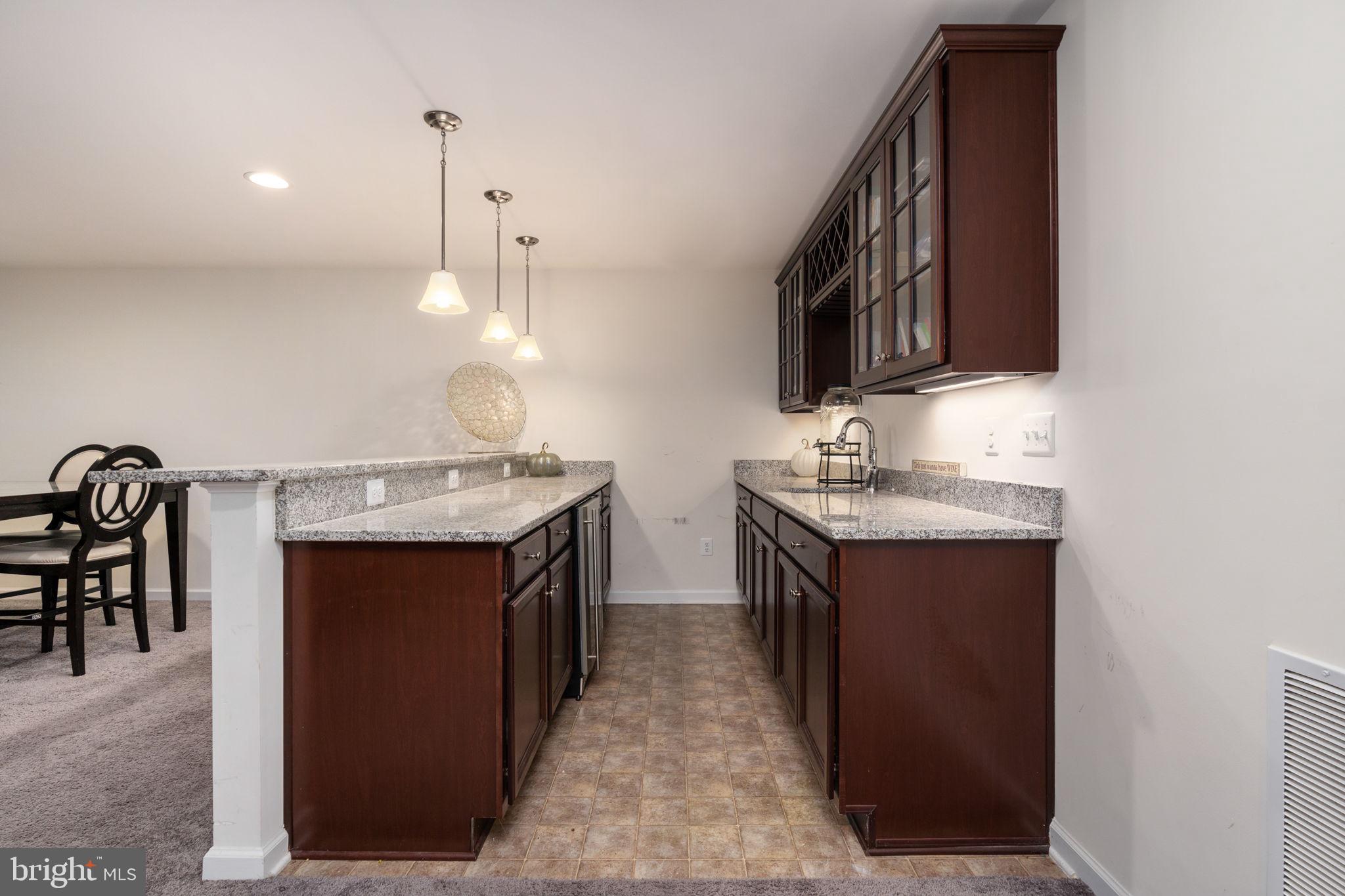 MAY'S QUARTER - Residential