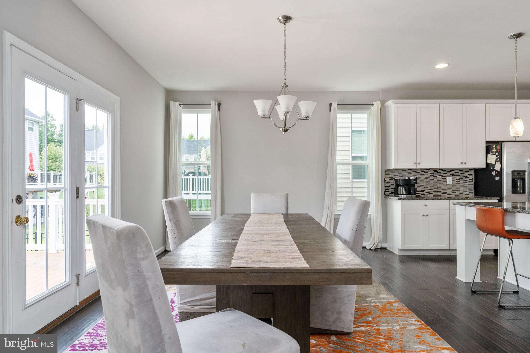 MAY'S QUARTER - Residential