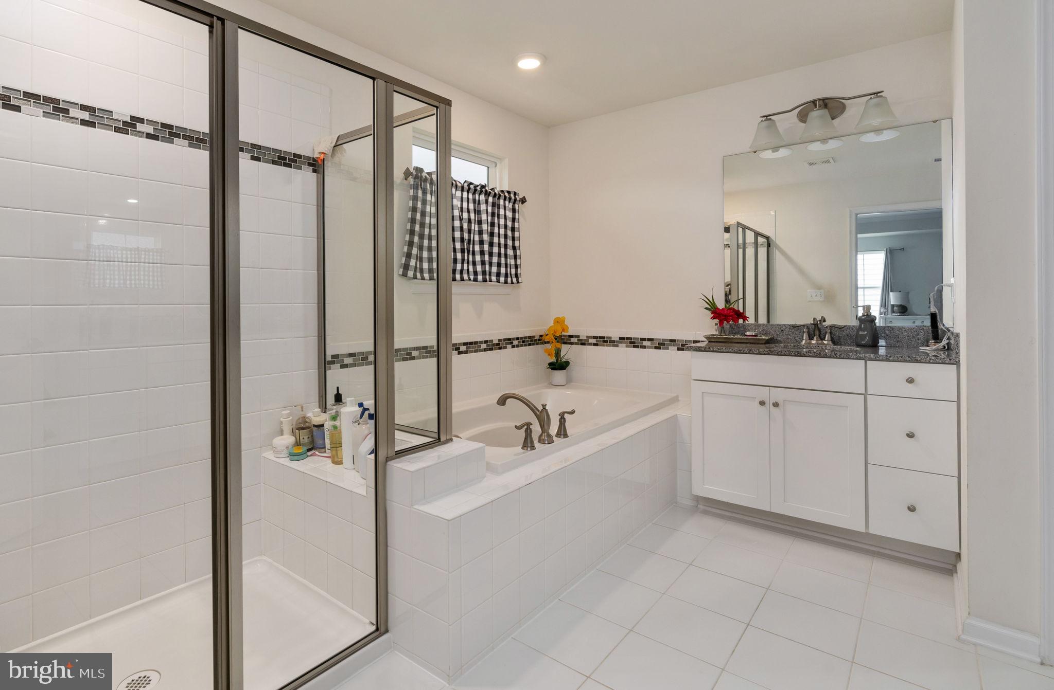 MAY'S QUARTER - Residential