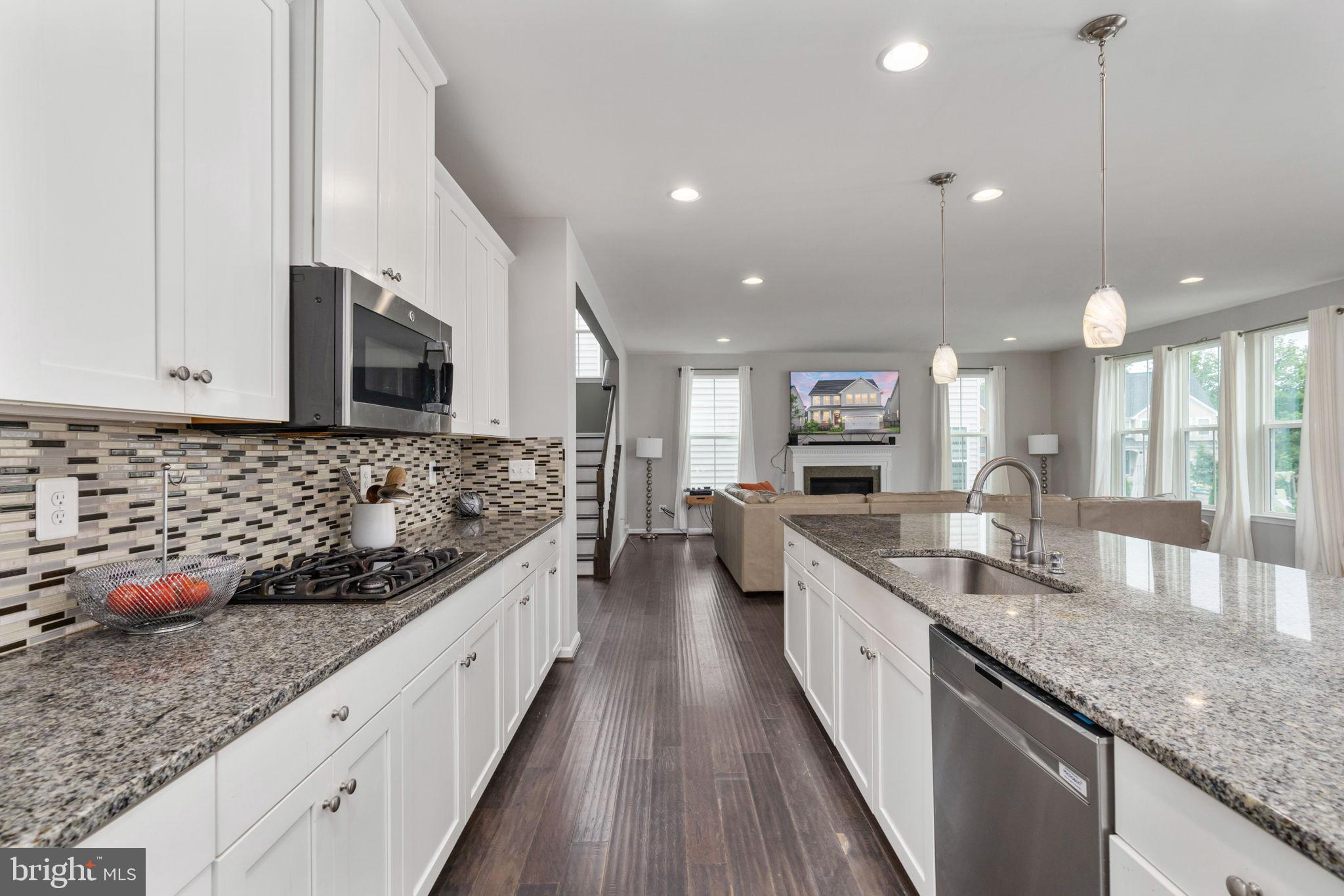 MAY'S QUARTER - Residential