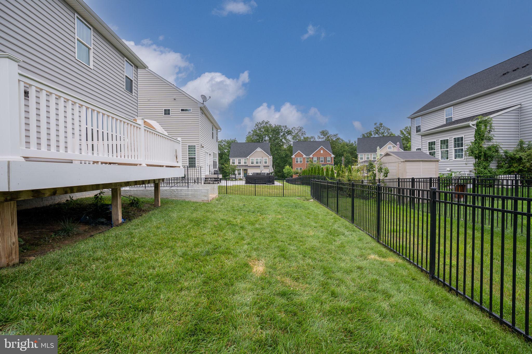 MAY'S QUARTER - Residential