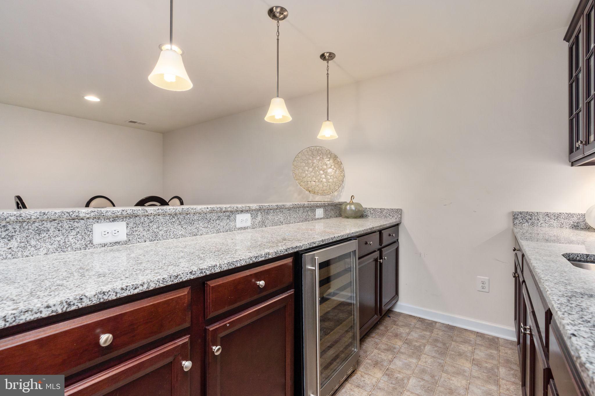 MAY'S QUARTER - Residential