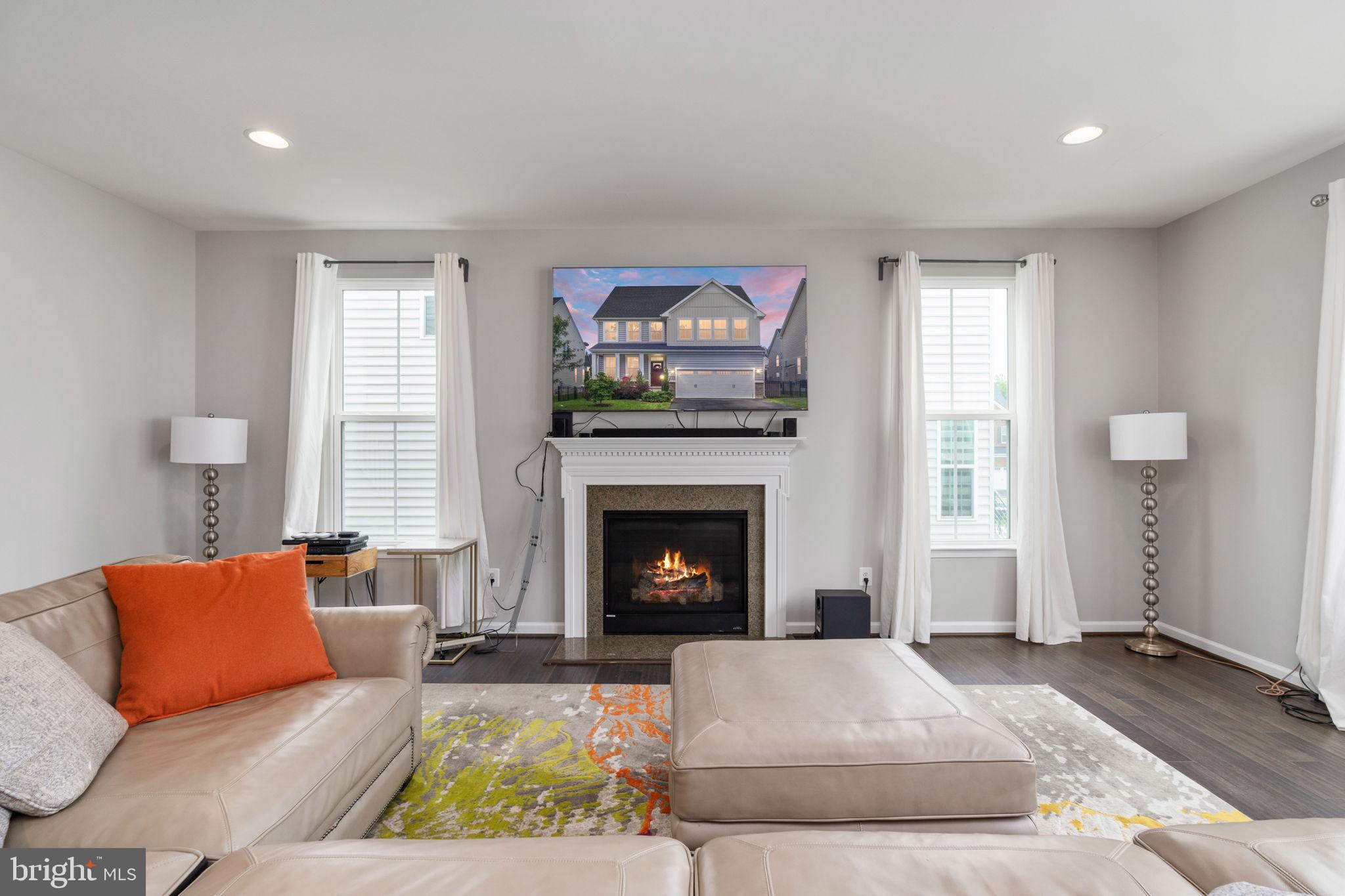 MAY'S QUARTER - Residential