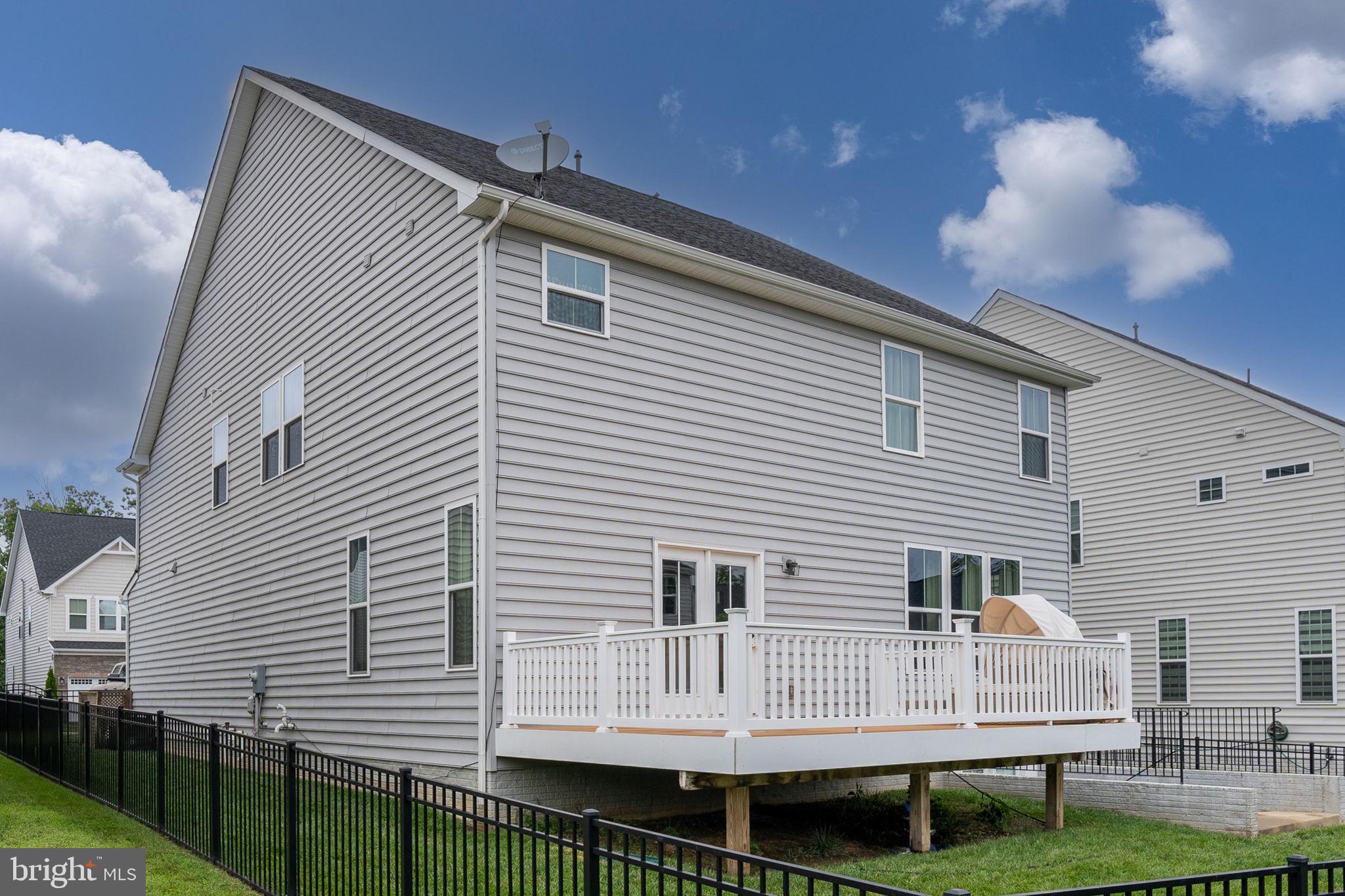 MAY'S QUARTER - Residential