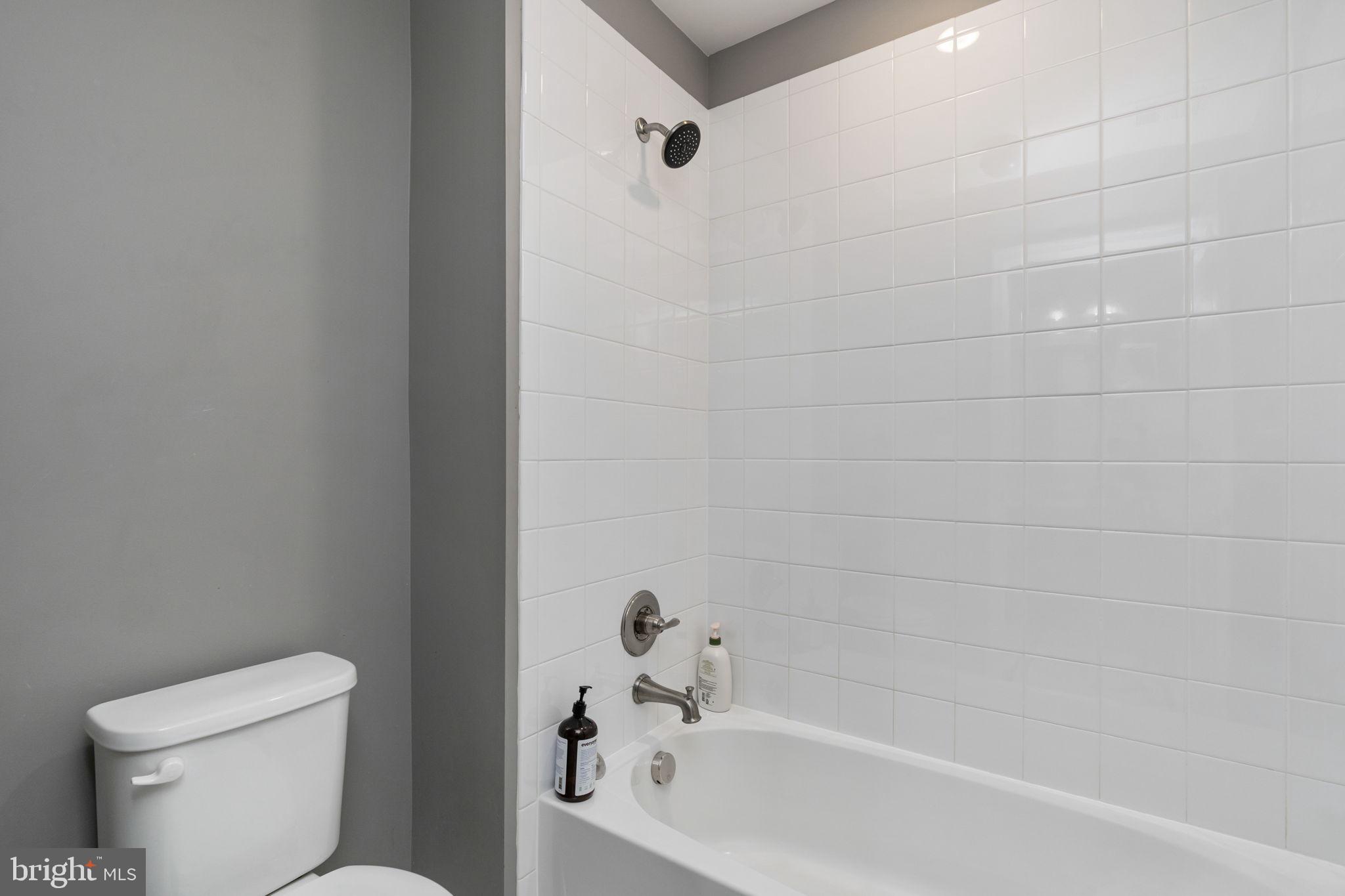 MAY'S QUARTER - Residential