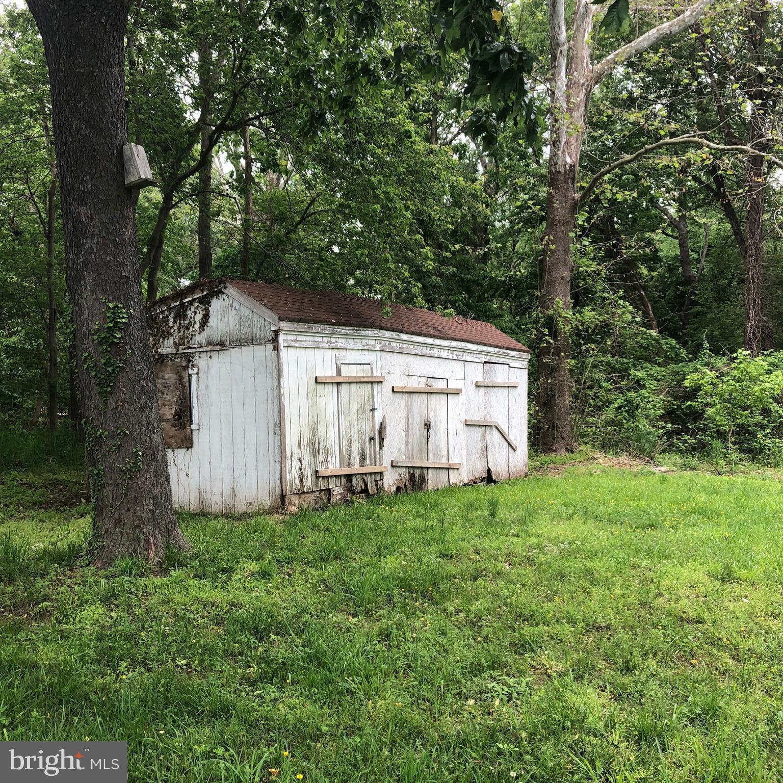 CALVERT MANOR - Land