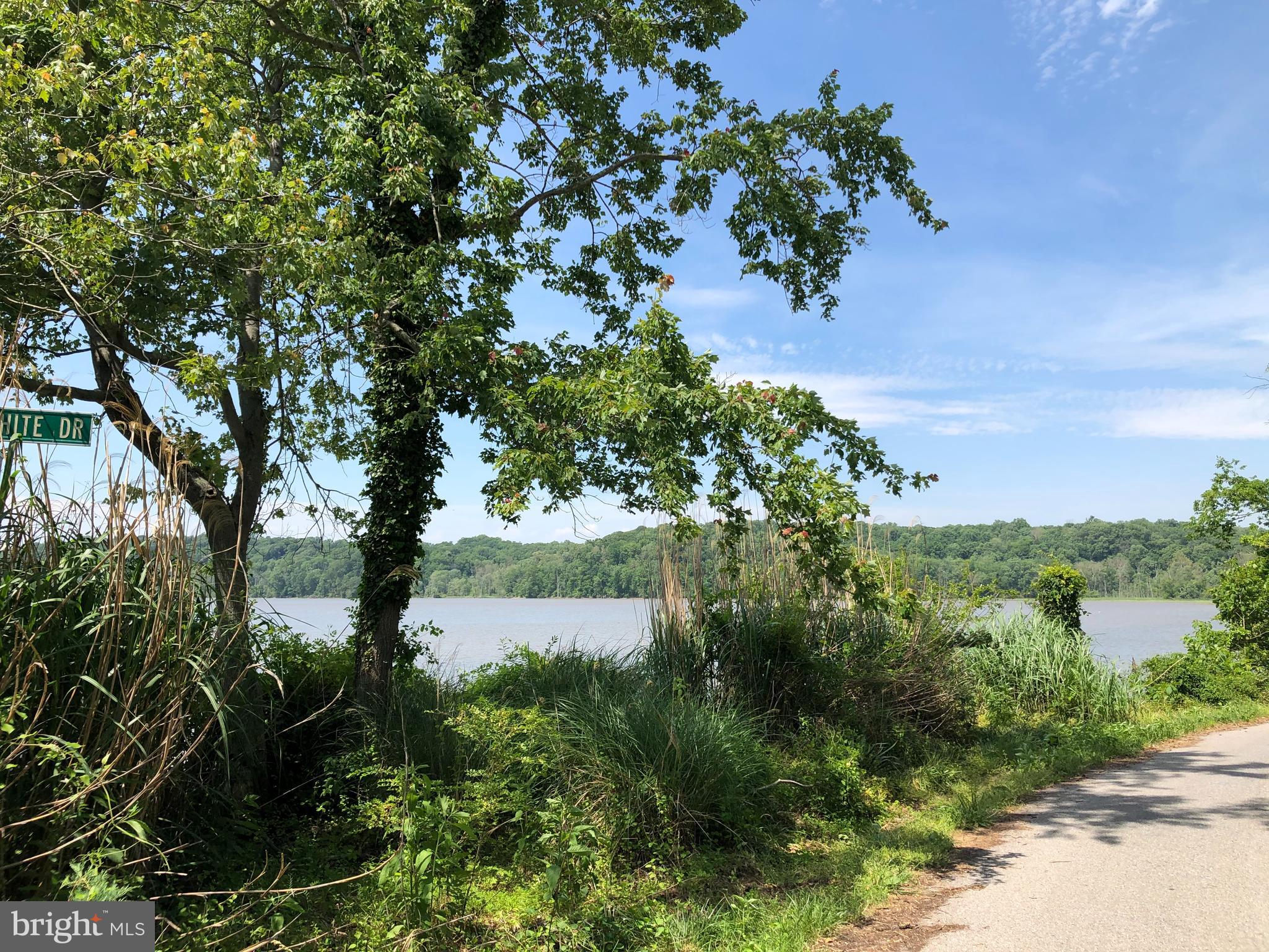 CALVERT MANOR - Land